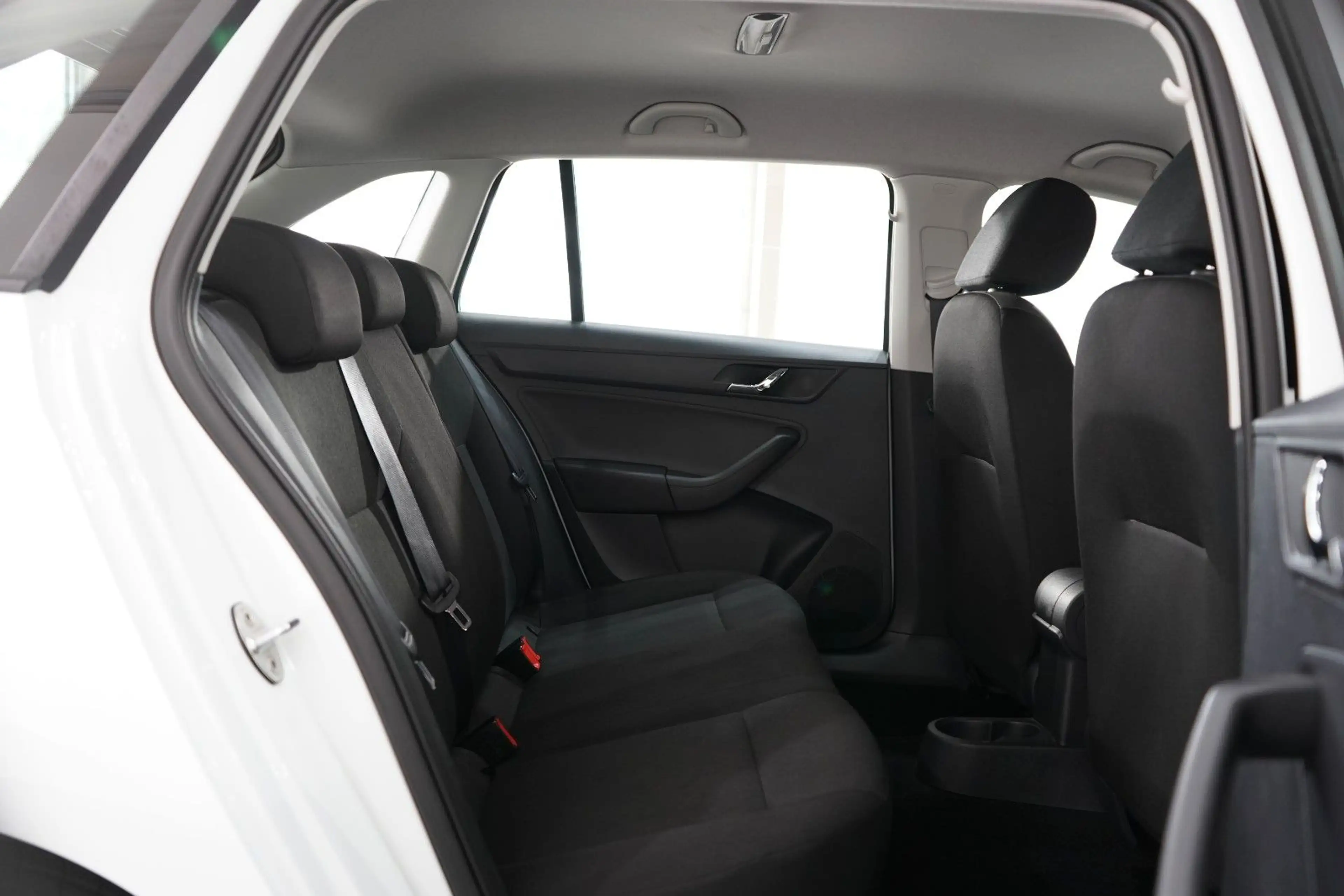 Skoda Rapid/Spaceback Spaceback Cool Edition*PDC*SHZ*KLIMA* — photo 14