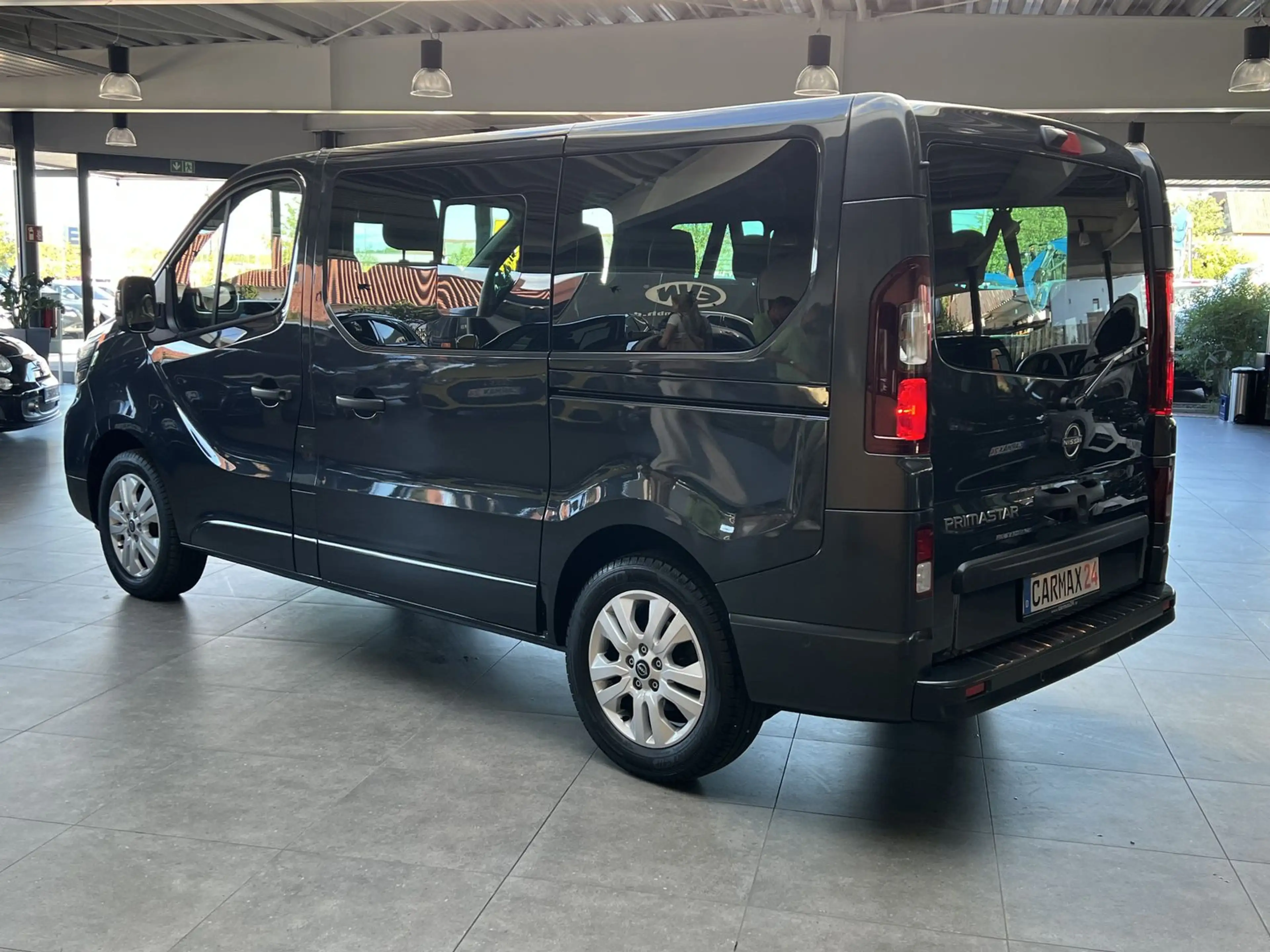 Nissan Primastar L1H1 2,8t Tekna Kamera CarPlay 8 Sitze — photo 6