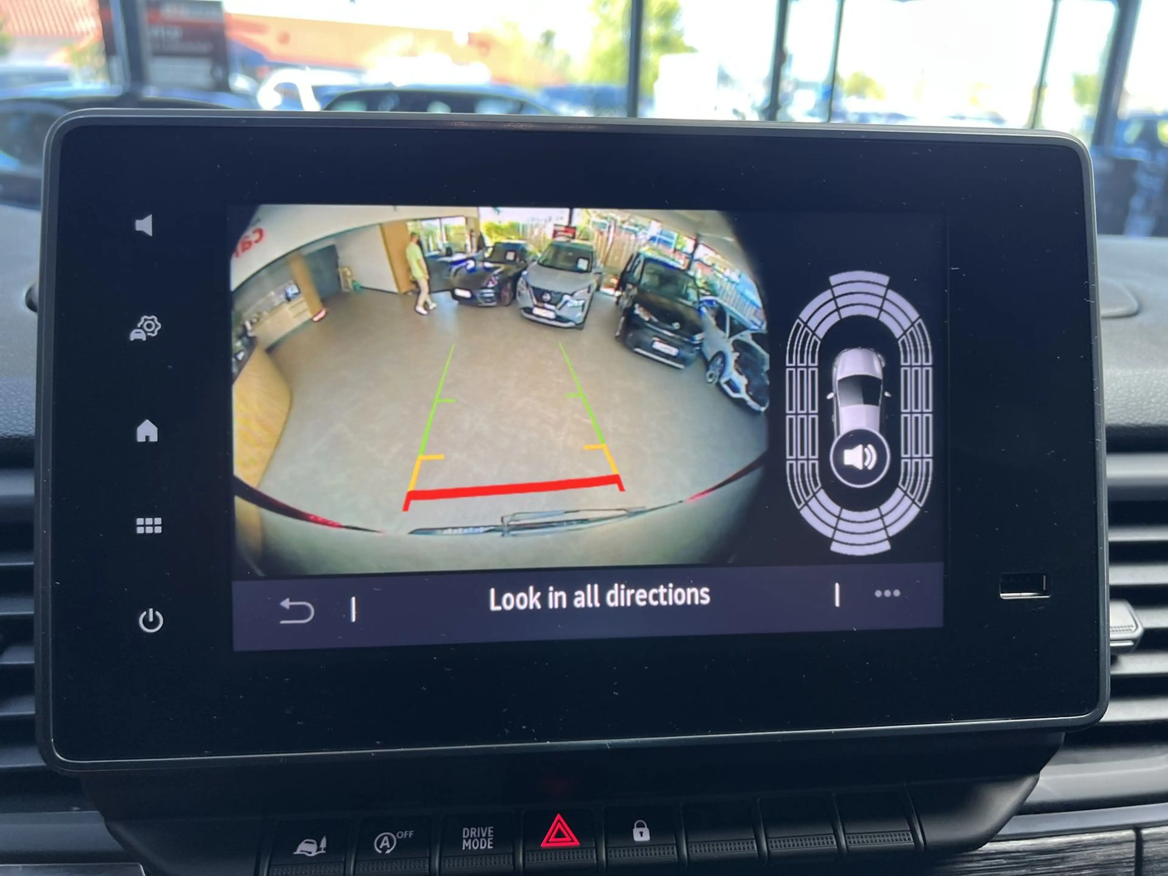 Nissan Primastar L1H1 2,8t Tekna Kamera CarPlay 8 Sitze — photo 3