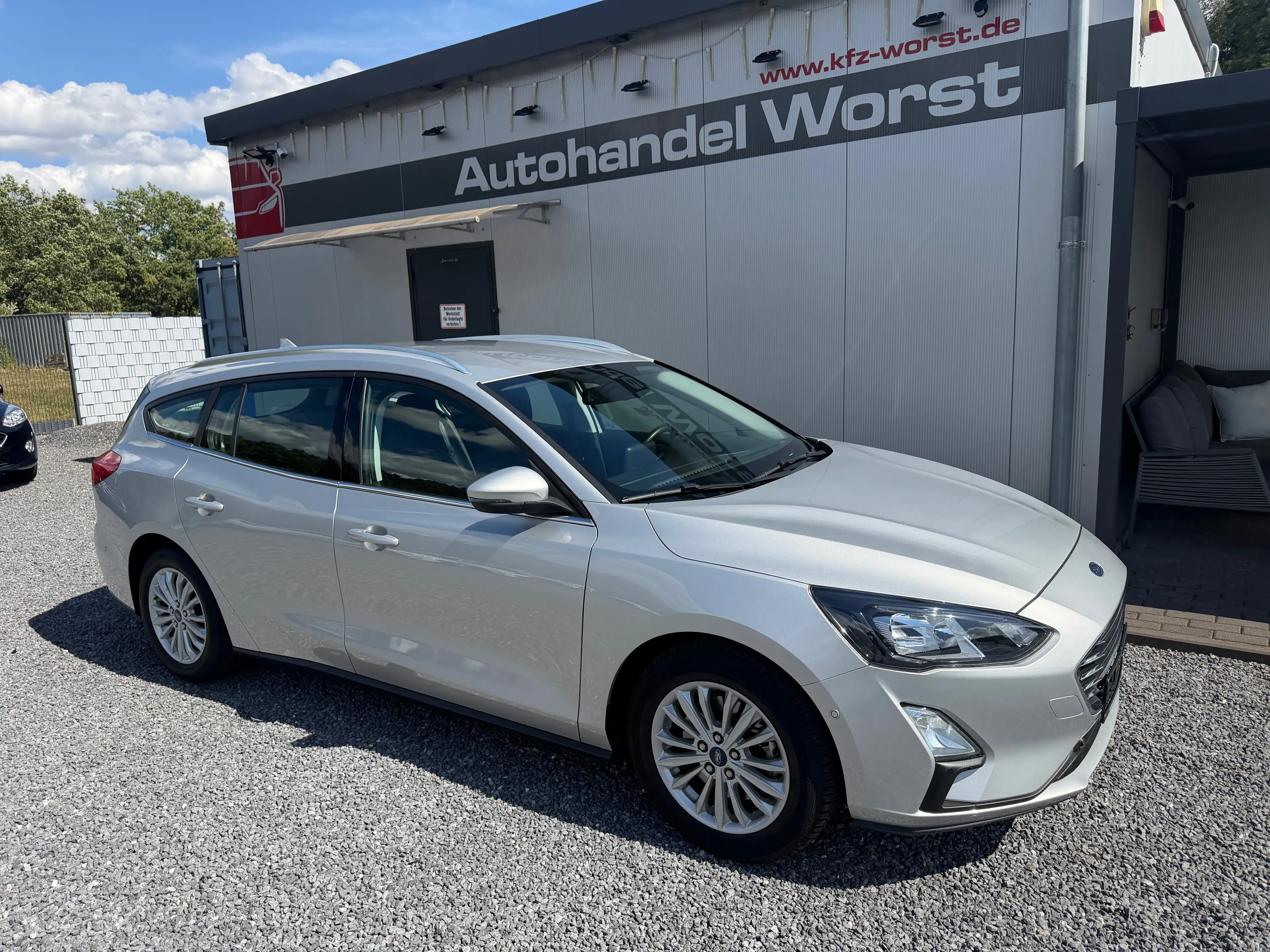 Ford Focus Hybrid-Titanium-Top Ausstattung-Unfallfrei