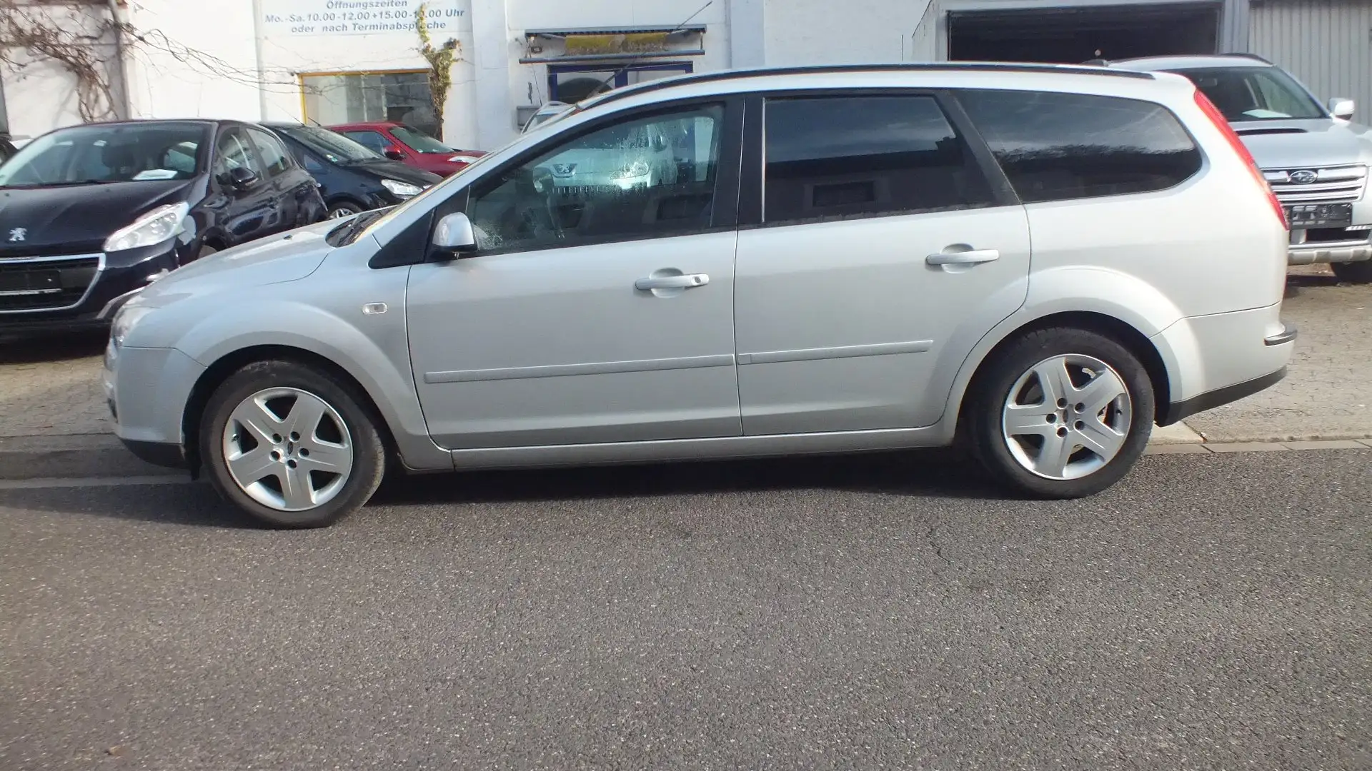 Ford Focus Focus Turnier 1.6 16V Style Silber - 1