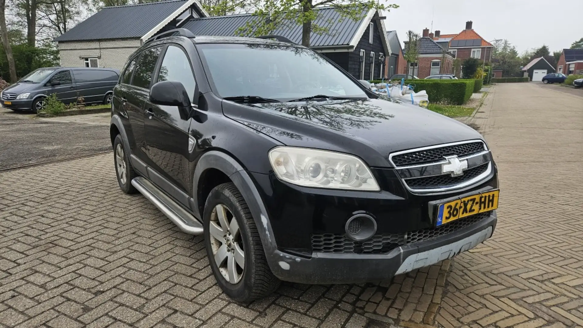 Chevrolet Captiva 2.4i Style 2WD Zwart - 1