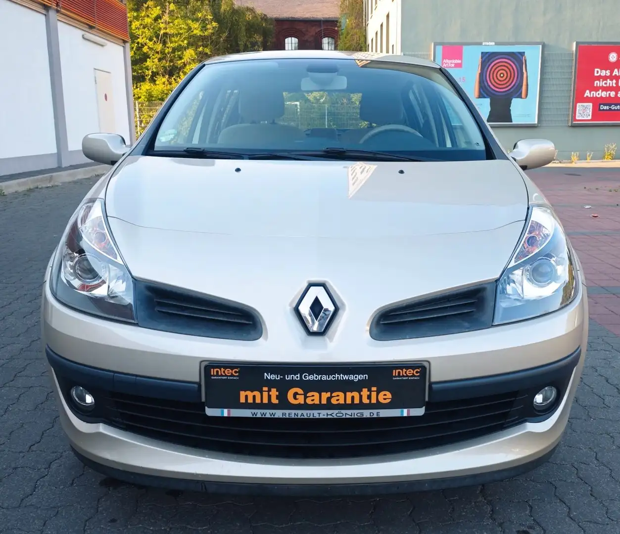 Renault Clio 1.6*TÜV neu*Service neu*Klimaautom.*SHZ*2.H Gold - 2