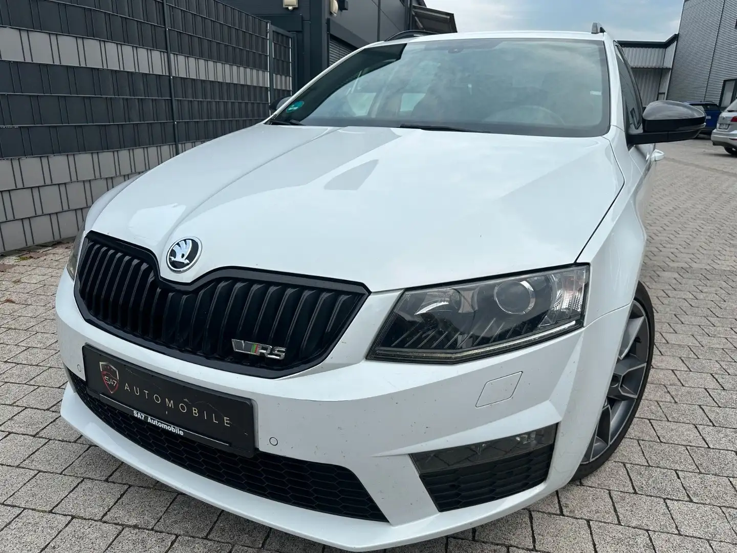 Skoda Octavia Combi RS 4x4 Blanc - 1