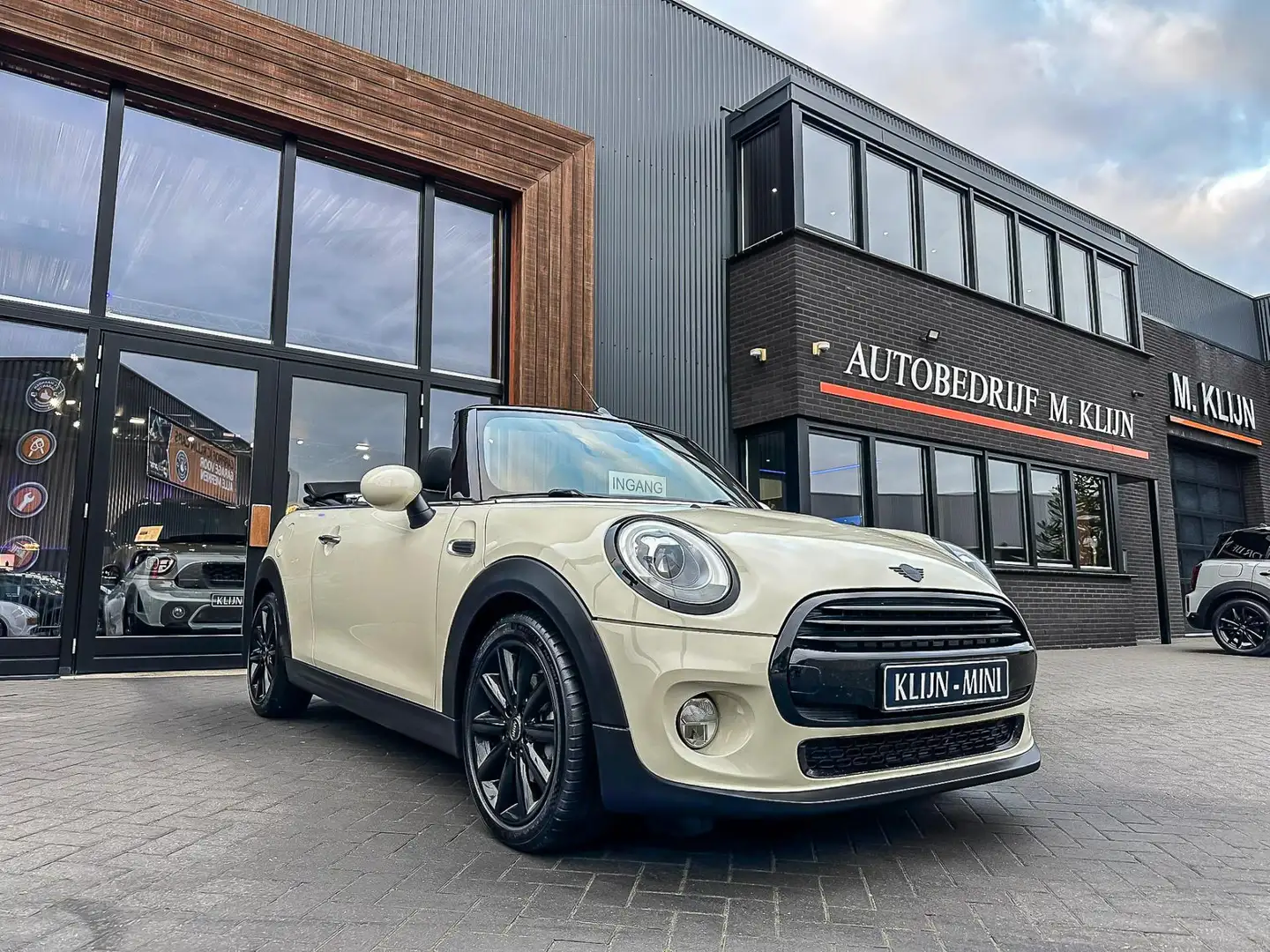 MINI Cooper Cabrio Mini 1.5 Pepper Serious Business Aut 136pk/Led/Nav Blanco - 1