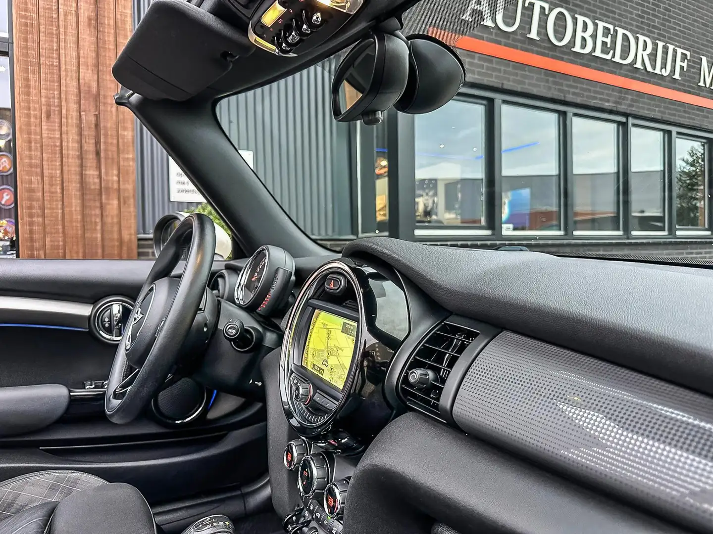 MINI Cooper Cabrio Mini 1.5 Pepper Serious Business Aut 136pk/Led/Nav Blanco - 2
