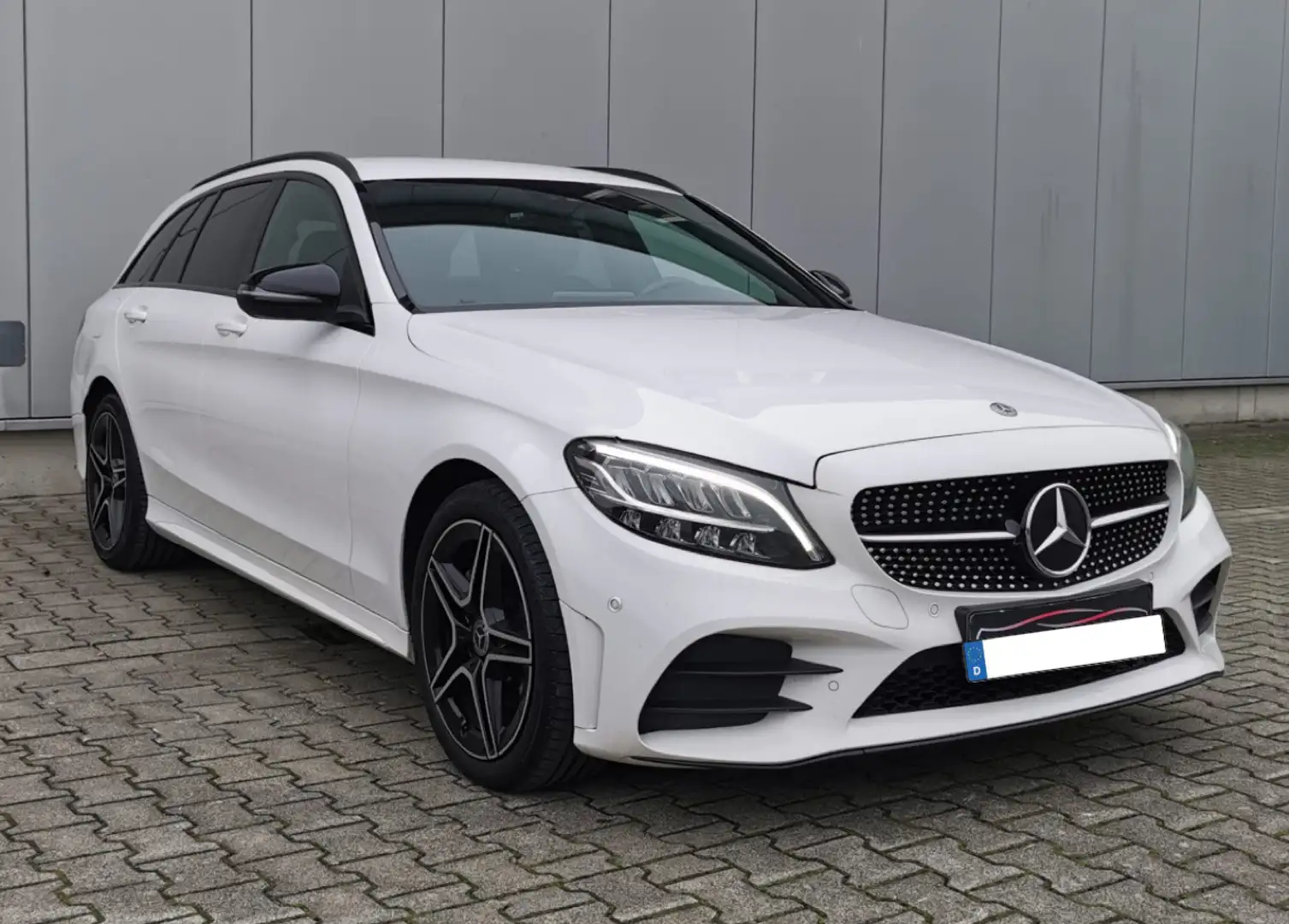 Mercedes-Benz C 220 d 4Matic T 9G-TRONIC AMG Line - 2