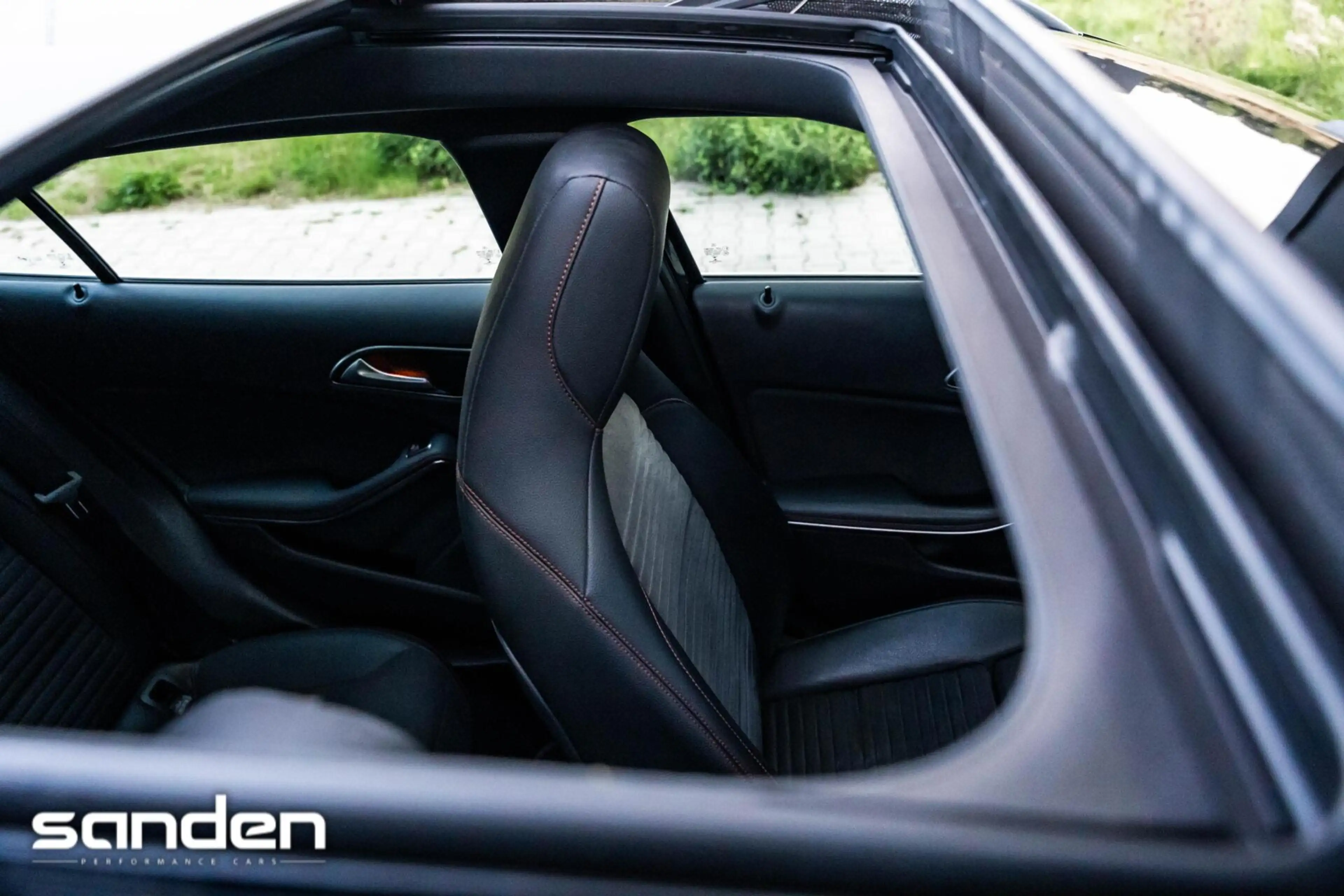 Mercedes-Benz GLA 180 Business Solution AMG |Pano|LED|Keyless|Camera — photo 42