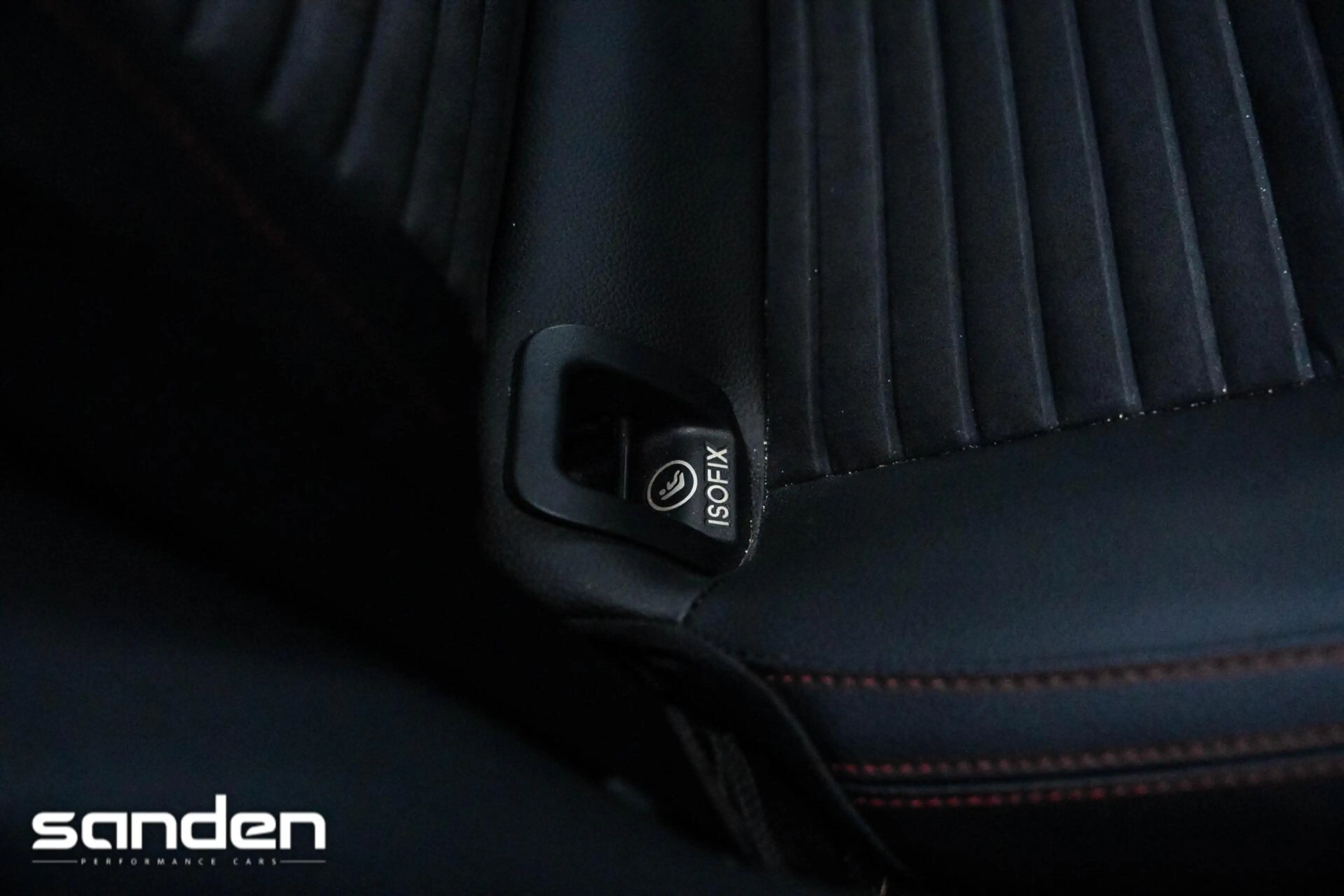Mercedes-Benz GLA 180 Business Solution AMG |Pano|LED|Keyless|Camera — photo 40