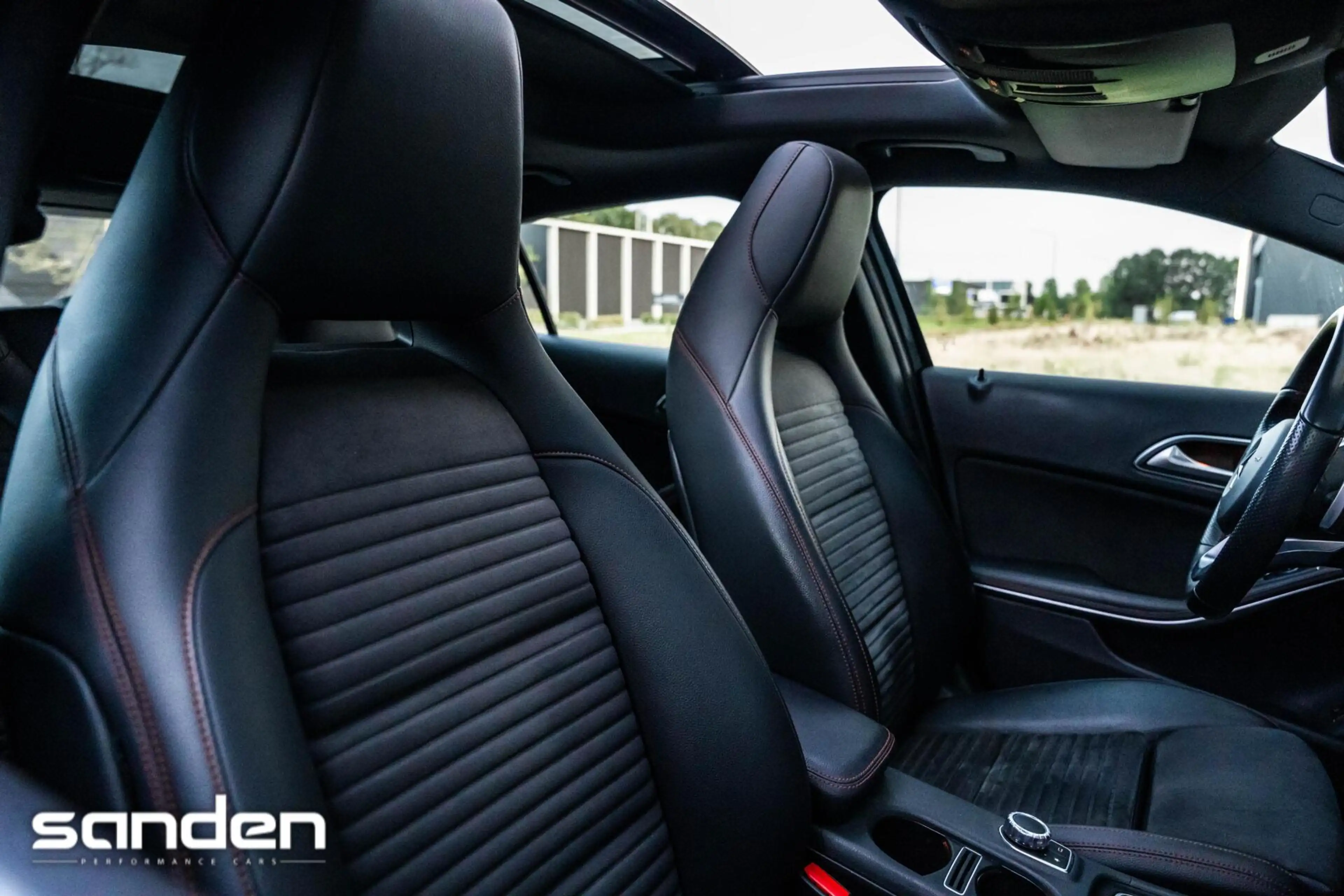 Mercedes-Benz GLA 180 Business Solution AMG |Pano|LED|Keyless|Camera — photo 30