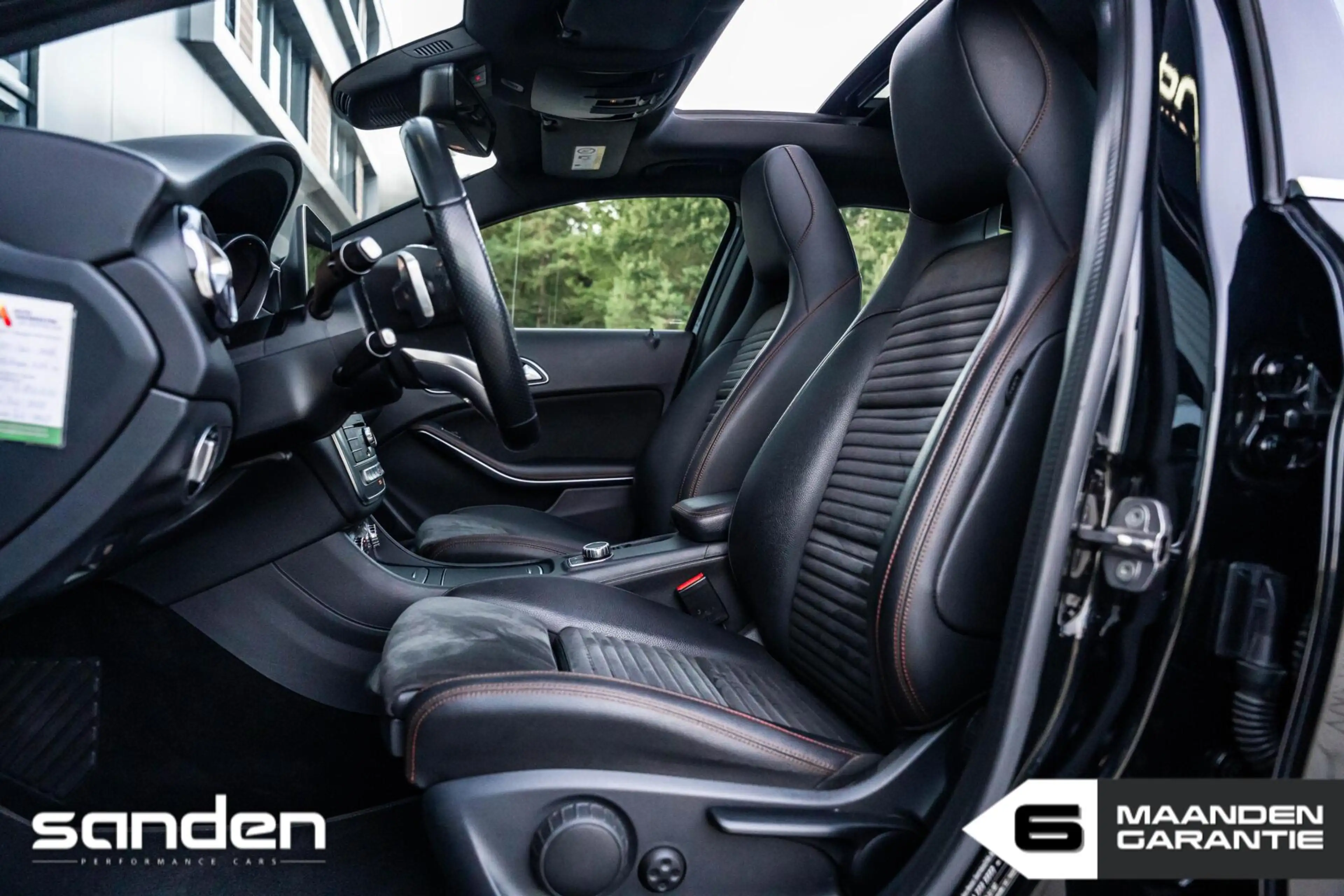 Mercedes-Benz GLA 180 Business Solution AMG |Pano|LED|Keyless|Camera — photo 9