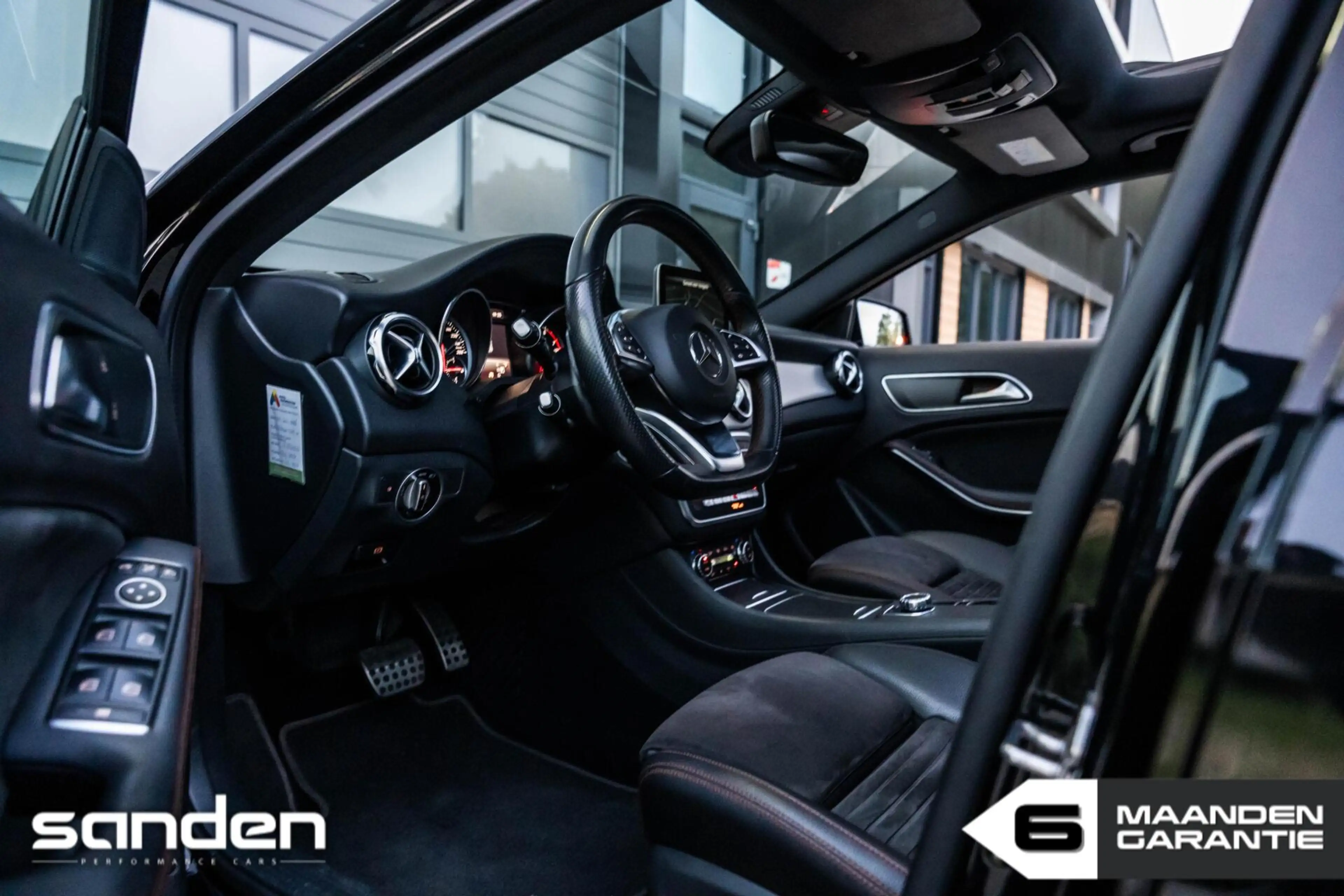 Mercedes-Benz GLA 180 Business Solution AMG |Pano|LED|Keyless|Camera — photo 8