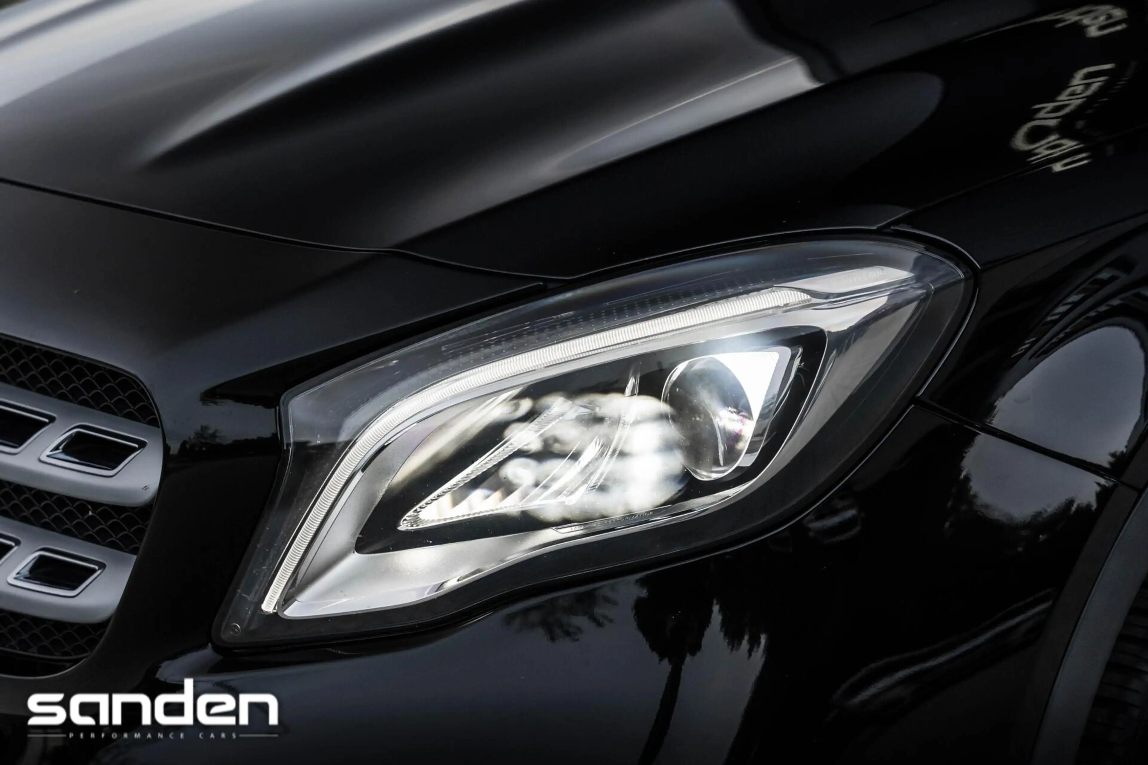 Mercedes-Benz GLA 180 Business Solution AMG |Pano|LED|Keyless|Camera — photo 24