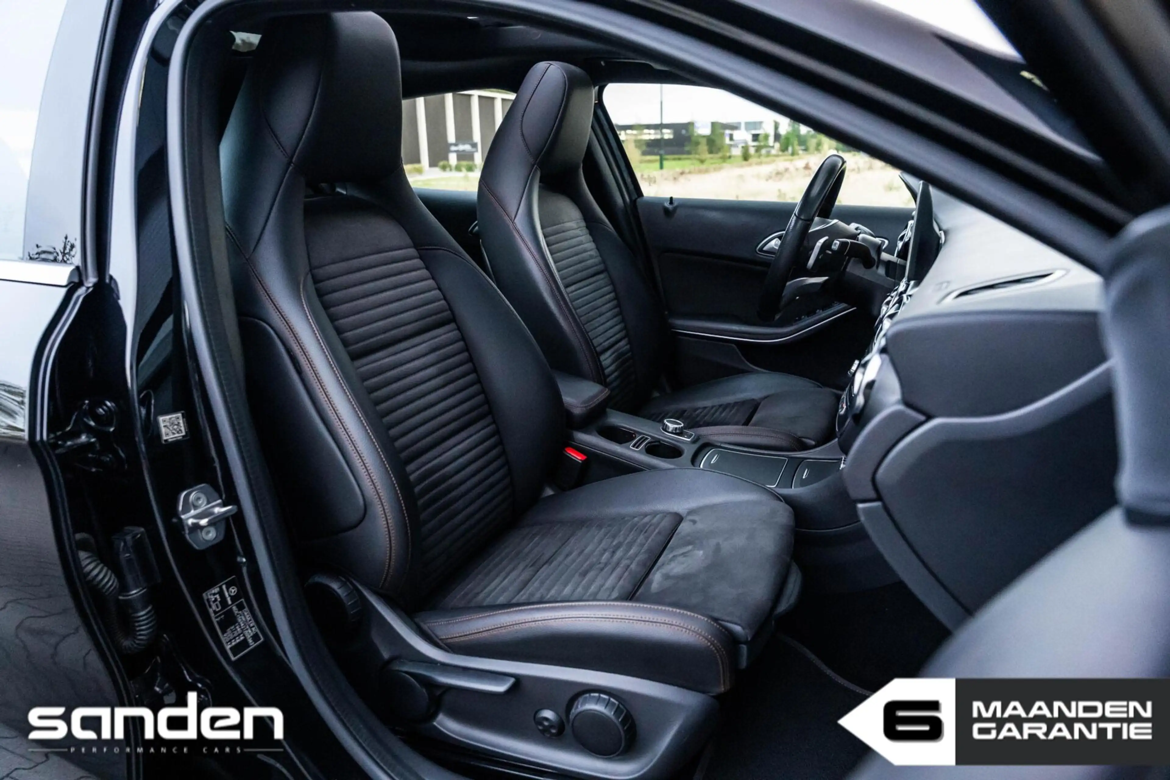 Mercedes-Benz GLA 180 Business Solution AMG |Pano|LED|Keyless|Camera — photo 6