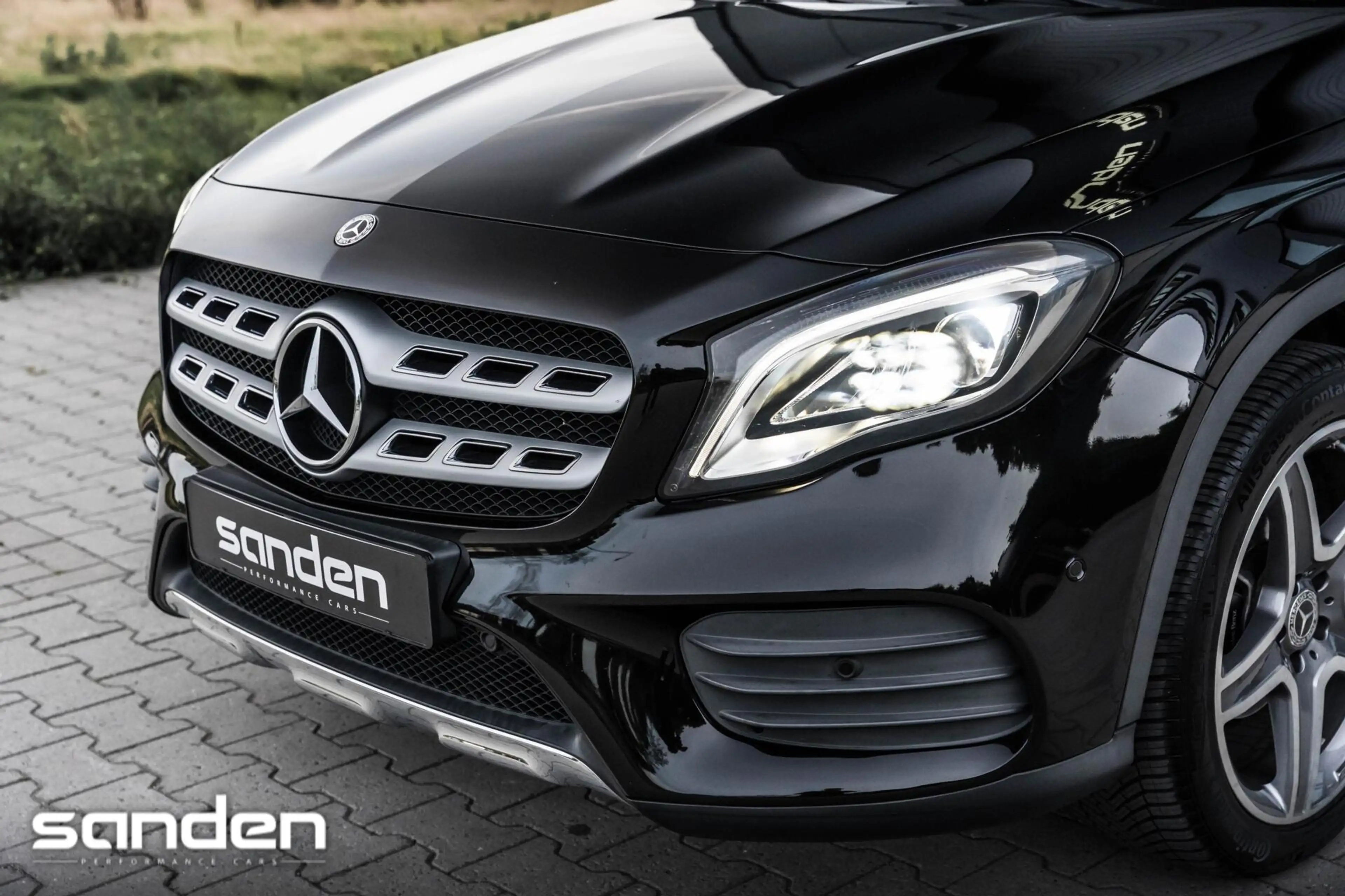 Mercedes-Benz GLA 180 Business Solution AMG |Pano|LED|Keyless|Camera — photo 17