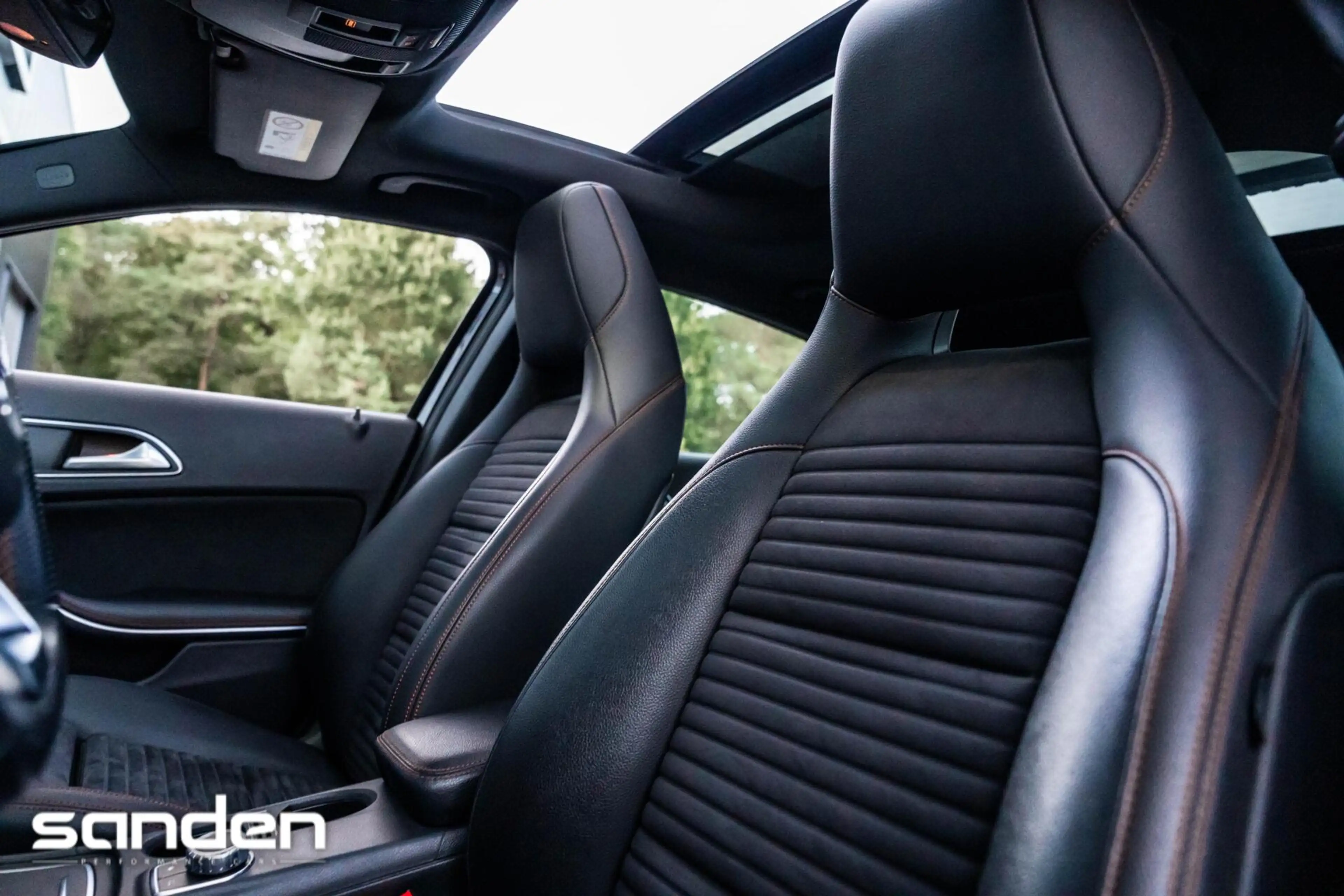 Mercedes-Benz GLA 180 Business Solution AMG |Pano|LED|Keyless|Camera — photo 43