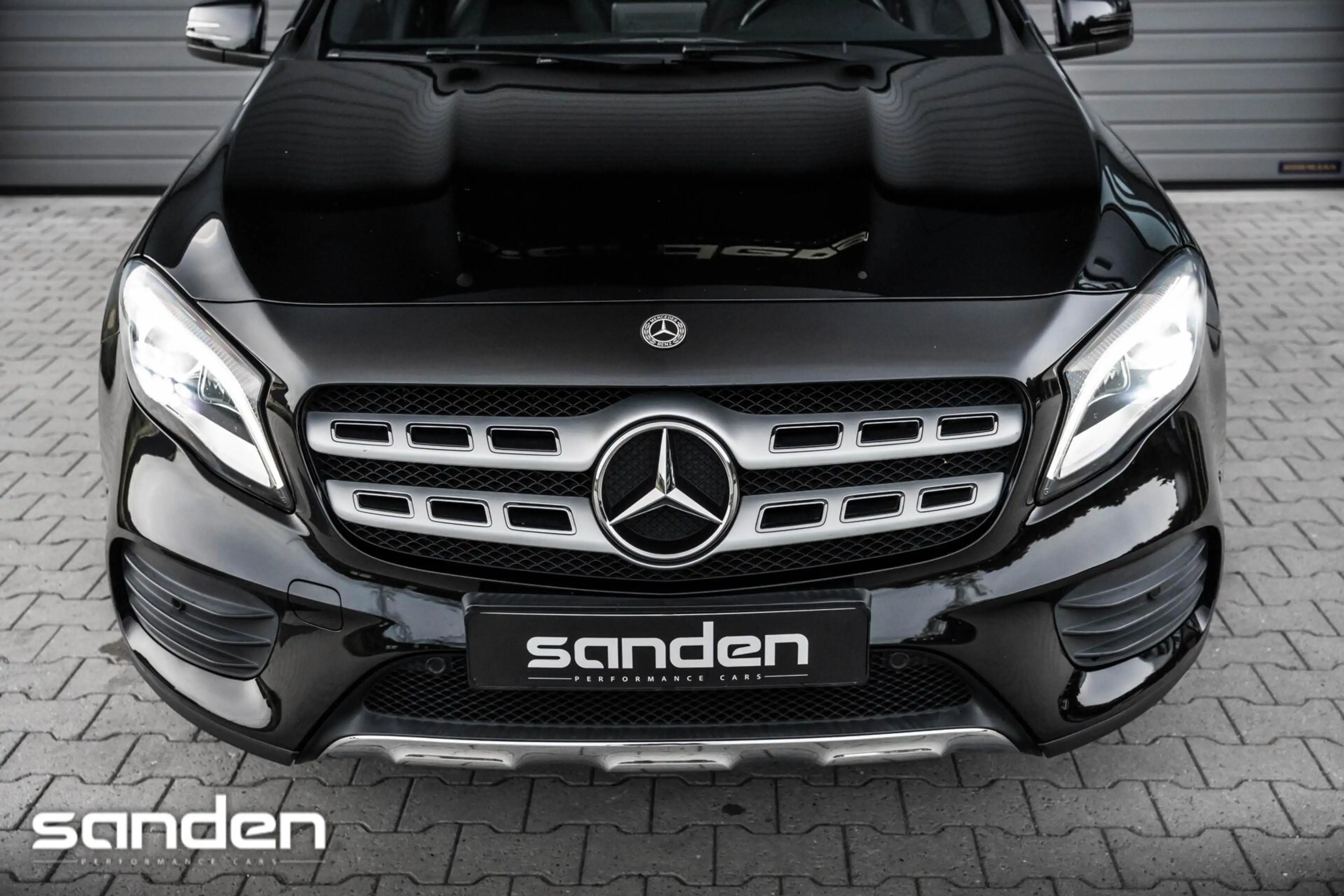 Mercedes-Benz GLA 180 Business Solution AMG |Pano|LED|Keyless|Camera — photo 26