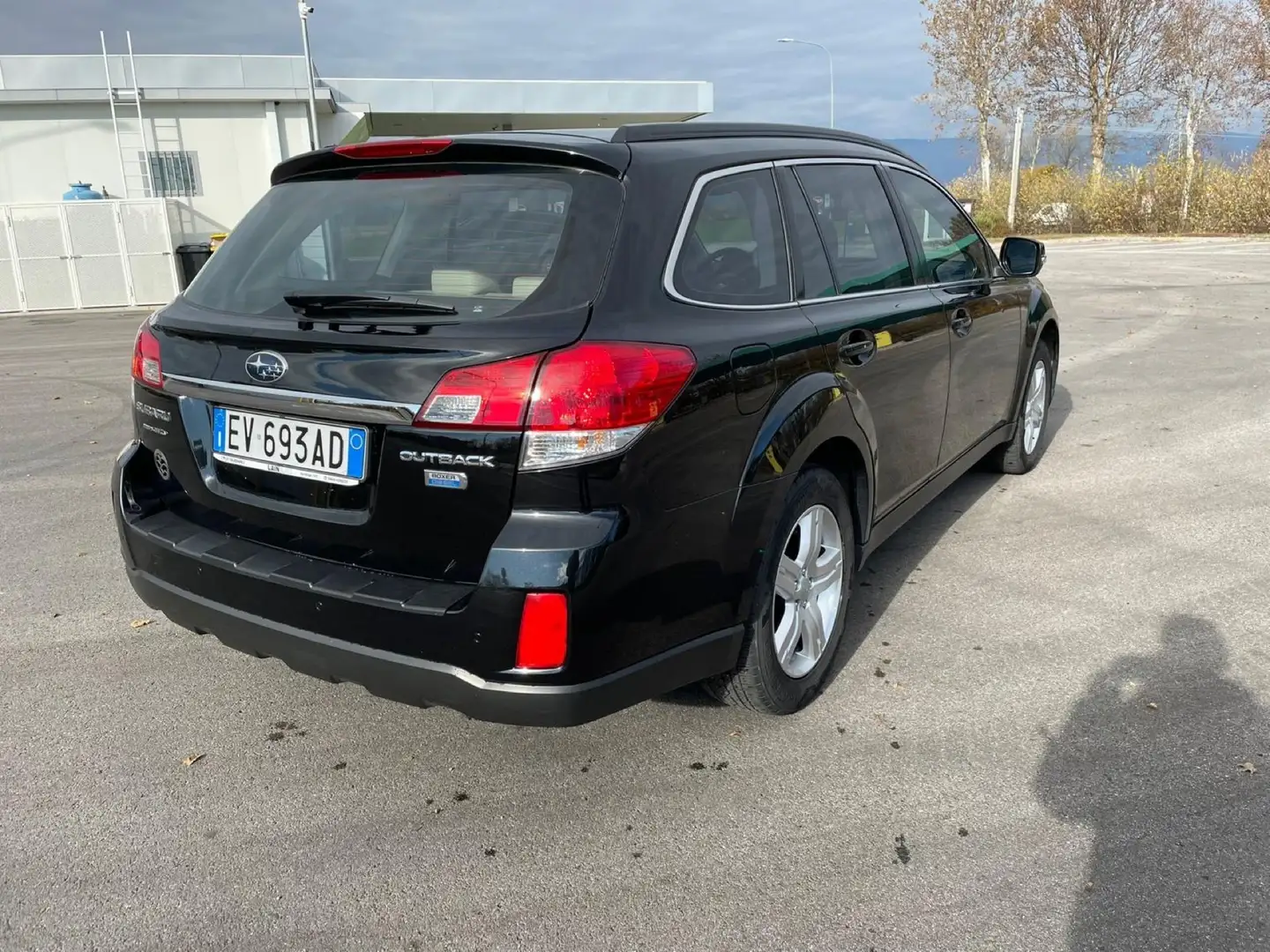 Subaru OUTBACK 2.0d Exclusive lineartronic Zwart - 2