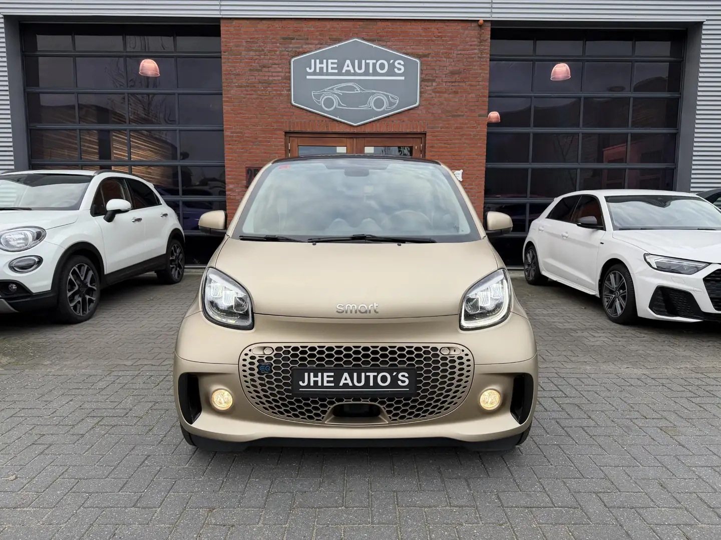 smart forTwo EQ Comfort PLUS 18 kWh | VOL | Pano | JBL | Camera Goud - 2