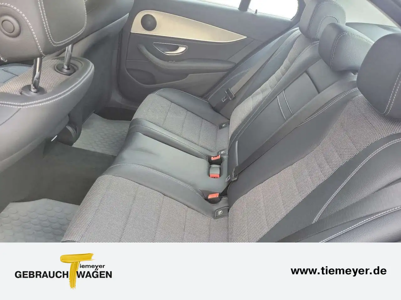 2016 Mercedes-Benz E 350 d Avantgarde, photograph 12