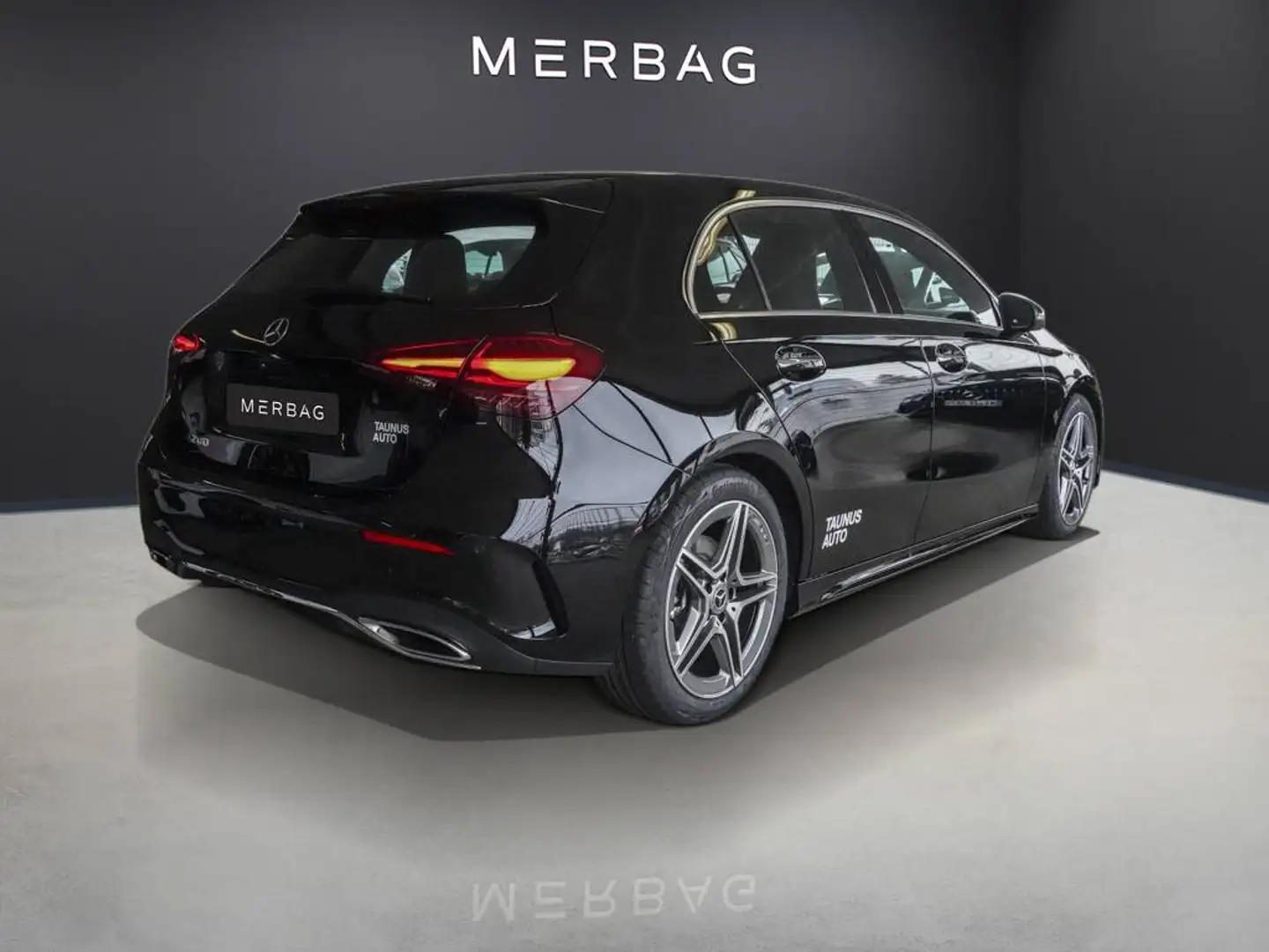 Mercedes-Benz A 200 AMG-DISTRONIC-AHK-MULTIBEAM-UVP 51.400,- Schwarz - 2