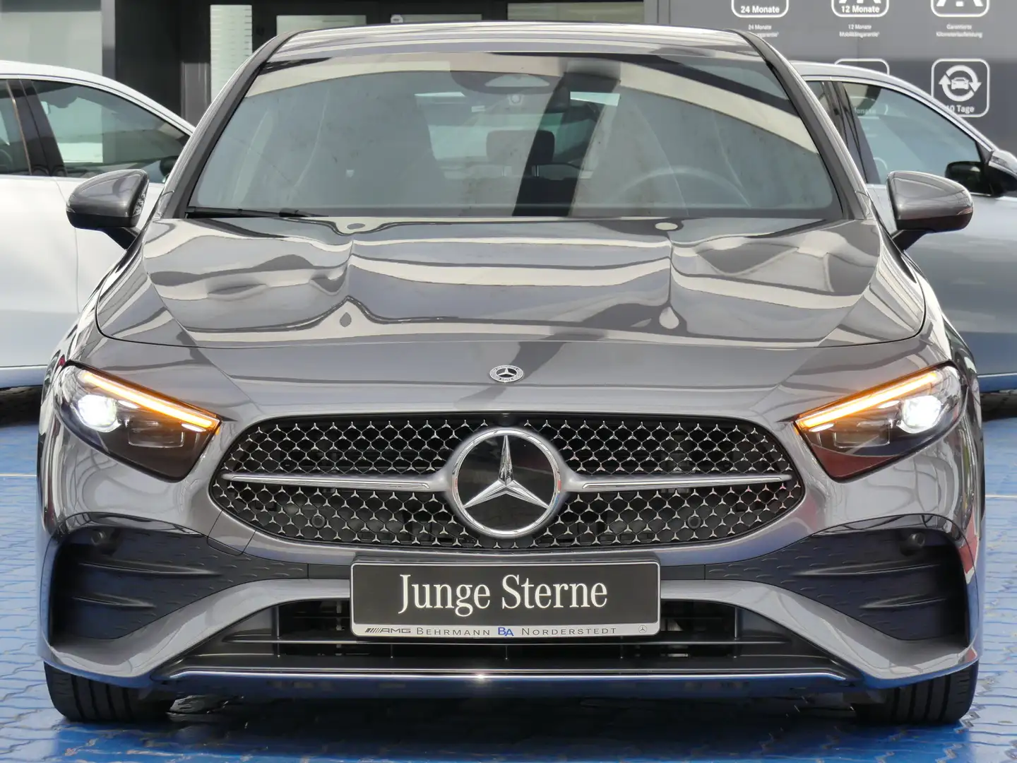 Mercedes-Benz A 200 A 200 Kompaktlimousine ++AMG+Distronic+R-Kamera+ Grau - 2
