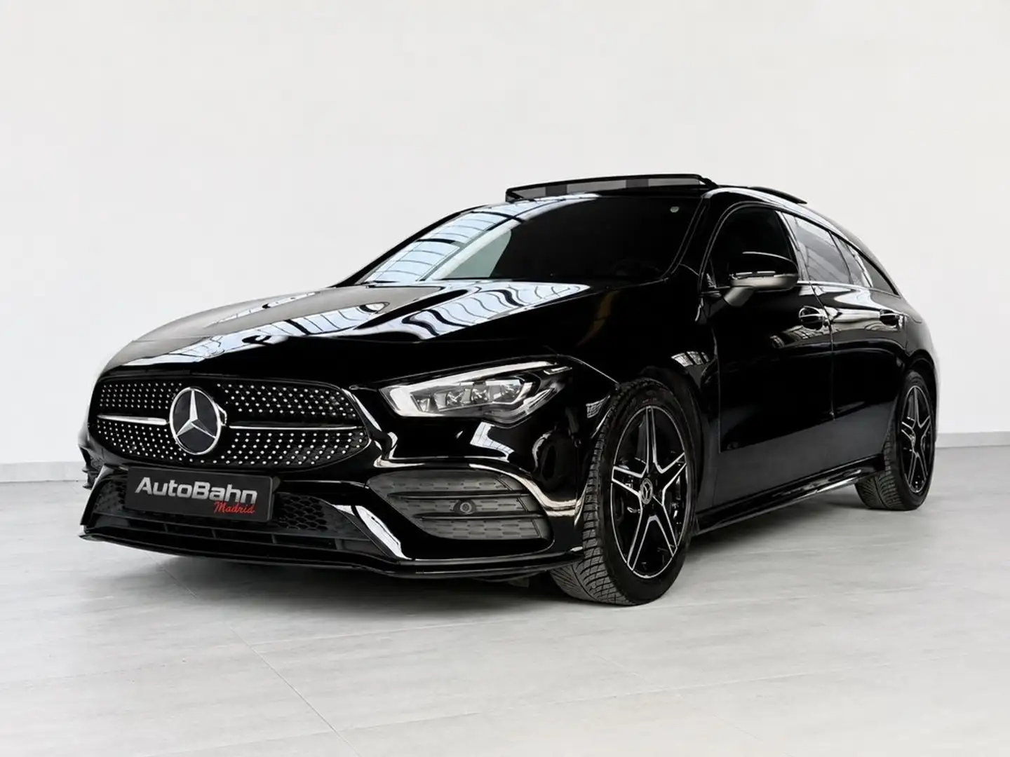 Mercedes-Benz CLA 200 Shooting Brake 7G-DCT Negro - 1