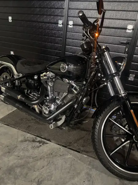 Harley-Davidson Breakout - foto 3