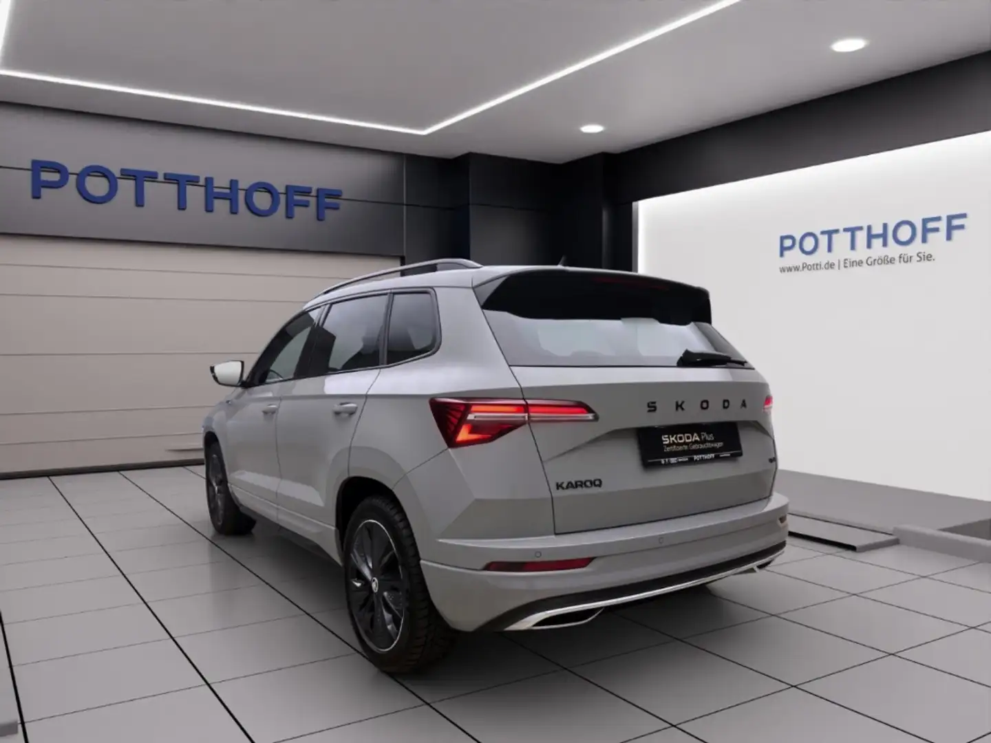 Skoda Karoq 2.0 TSI DSG 4x4 SPORTLINE MATRIX PDC SITZHZG Grau - 2