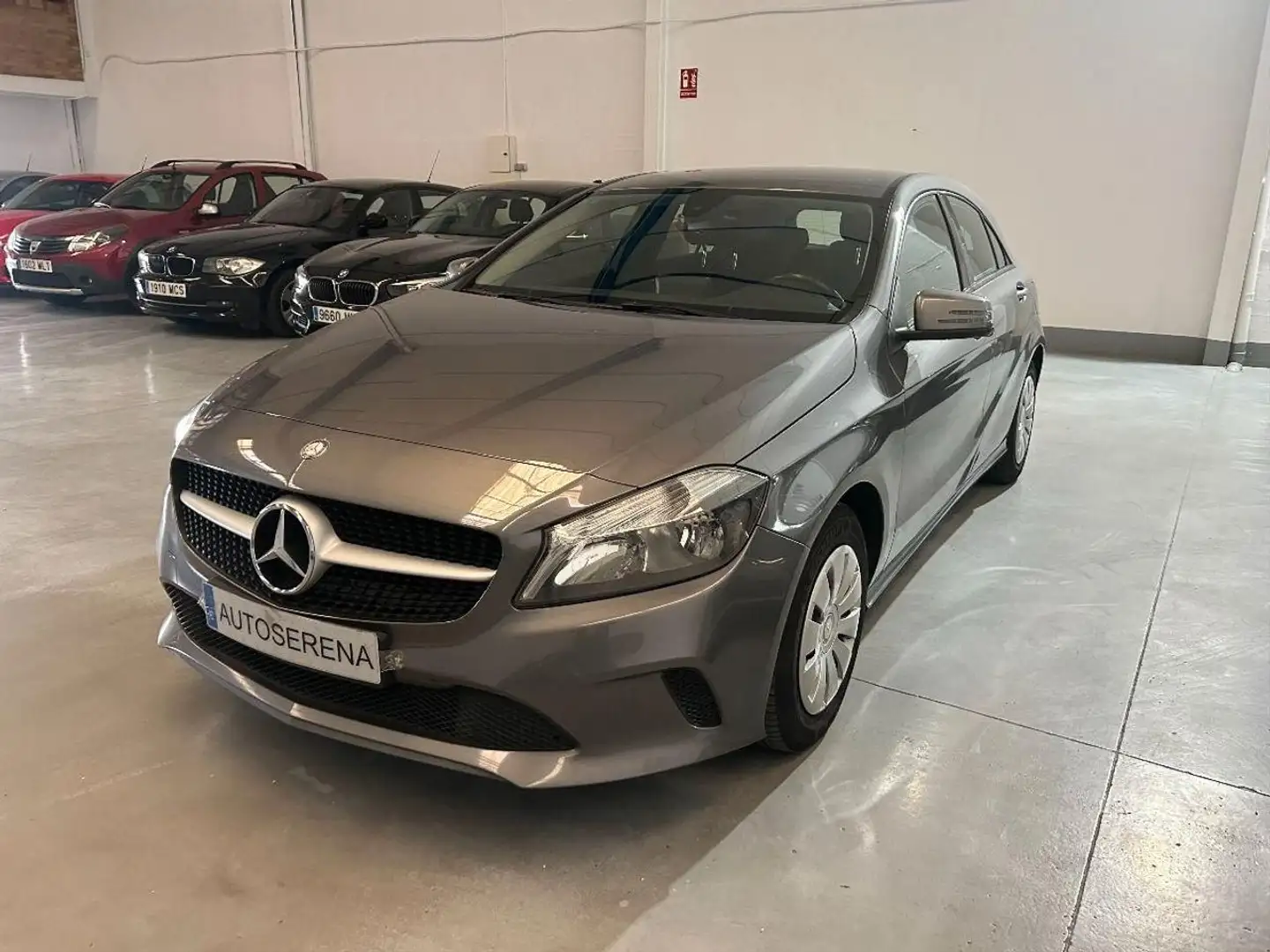 Mercedes-Benz A 180 180d Grijs - 2