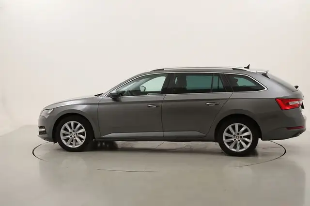 Skoda Superb view 2