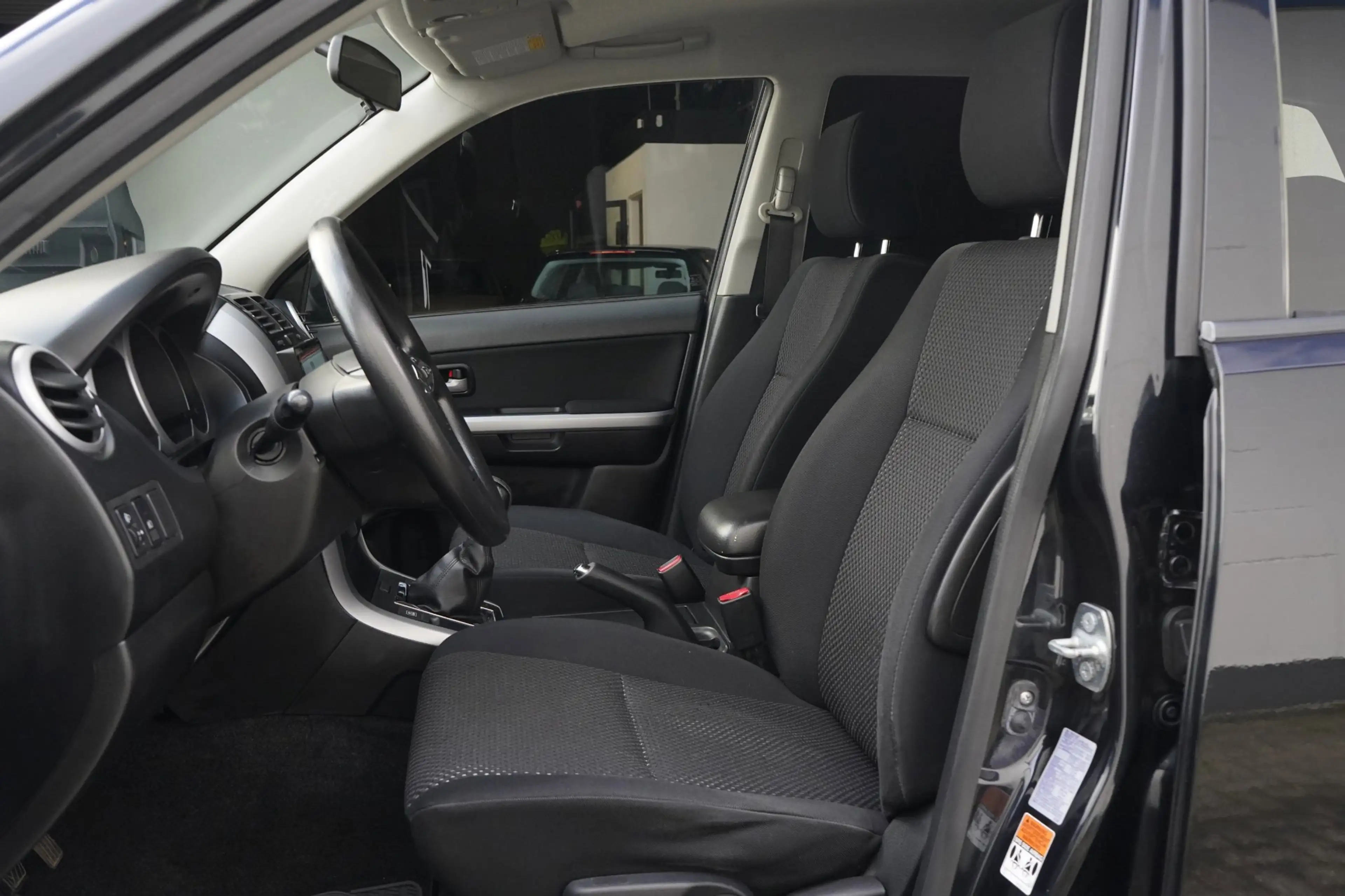Suzuki Grand Vitara 2.0-16V Executive 4WD, Trekhaak, Carplay — photo 6