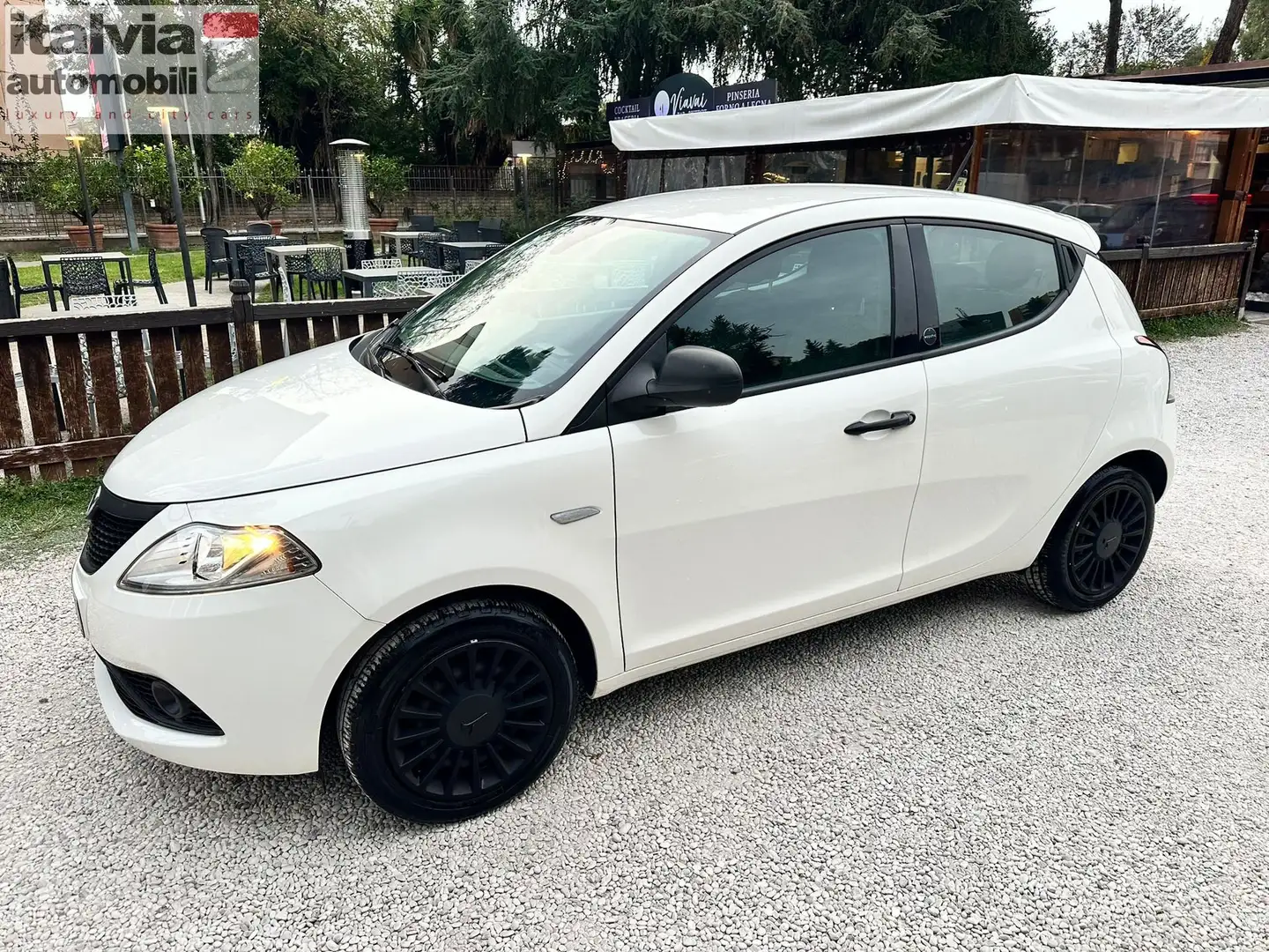 Lancia Ypsilon Ypsilon 1.0 IBRIDA SILVER 12MESI GARANZIA AZIENDA Blanco - 1