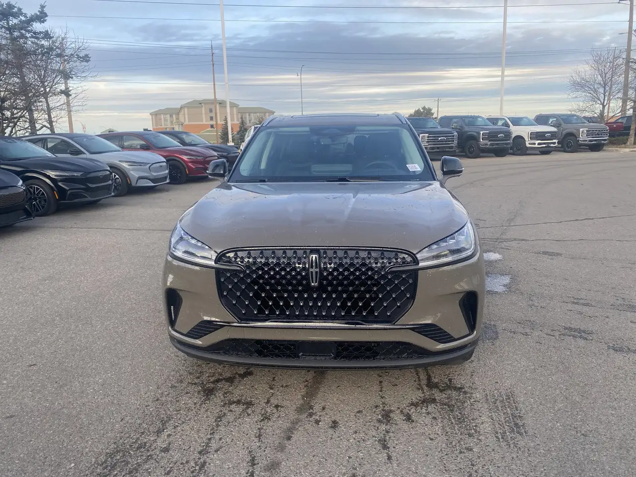 Lincoln Aviator снимка Lincoln Aviator