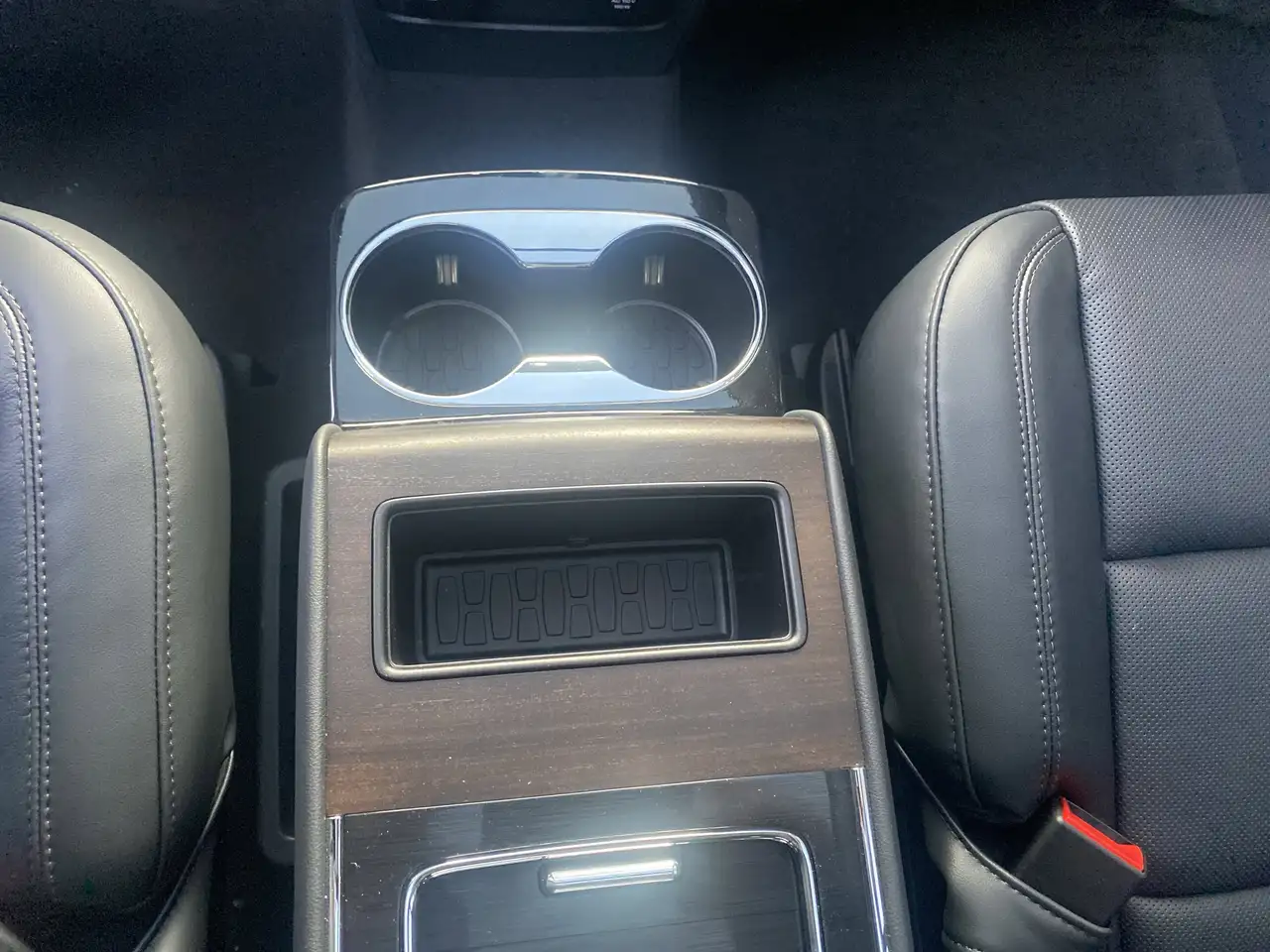Lincoln Aviator снимка Lincoln Aviator