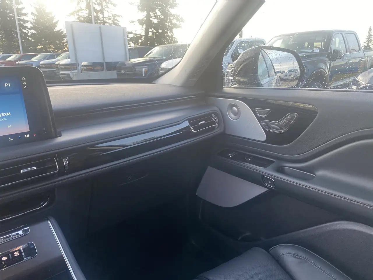 Lincoln Aviator снимка Lincoln Aviator