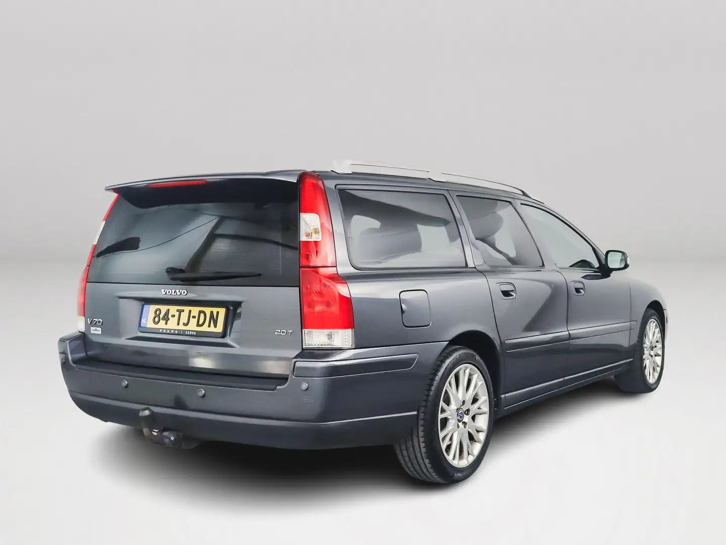 Volvo V70 2.0T Edition II Sport | Stoelverwarming | Trekhaak Grijs - 2