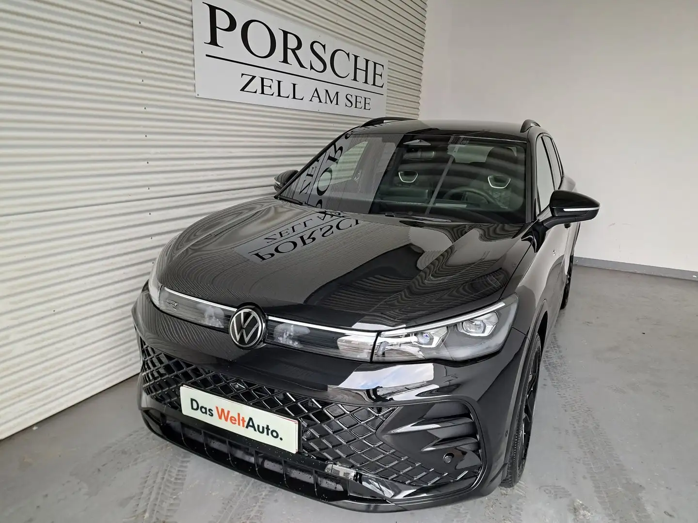 Volkswagen Tiguan R-Line TDI 4MOTION DSG Schwarz - 2