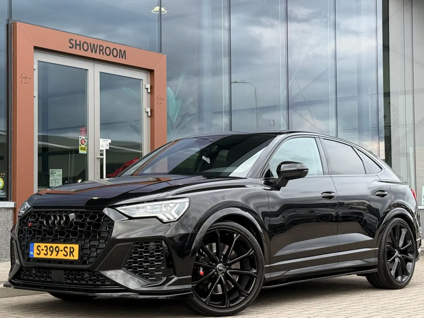 Audi RS Q3 RSQ3 2.5 TFSI Sportback | RS-Stoelen | Bang en Olu Zwart - 1