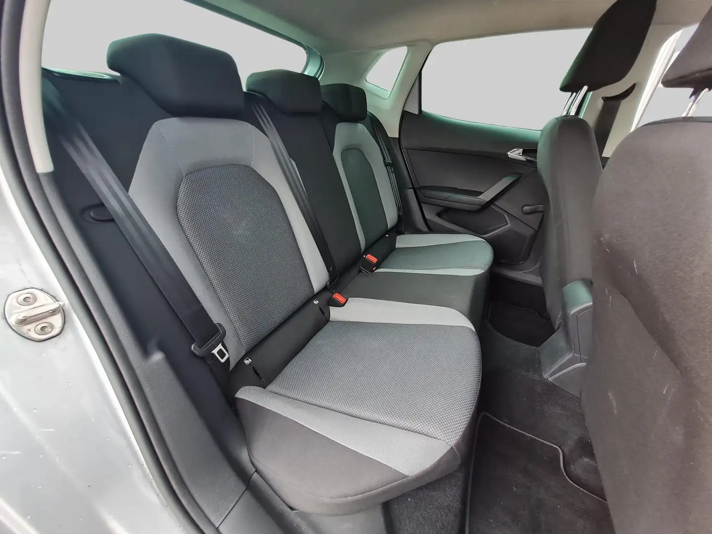 SEAT Ibiza 1.0 TSI Style Business Intense Gris - 2