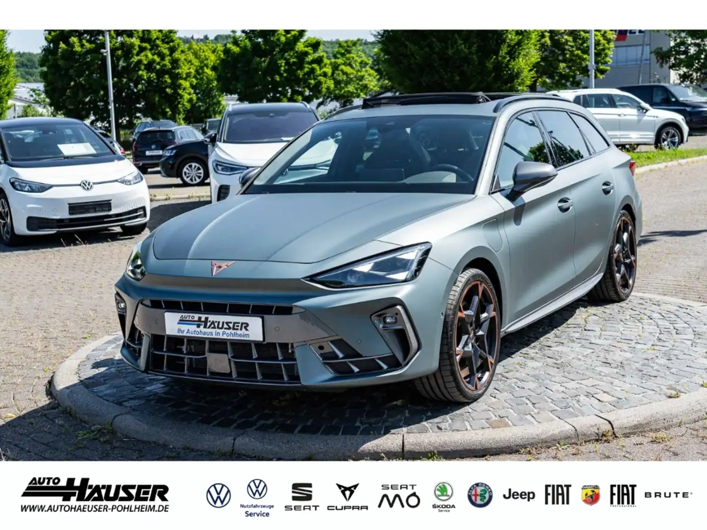 CUPRA Leon Sportstourer VZ 1.5 e-Hybrid DSG DCC PANO VIRTUAL Šedá - 1
