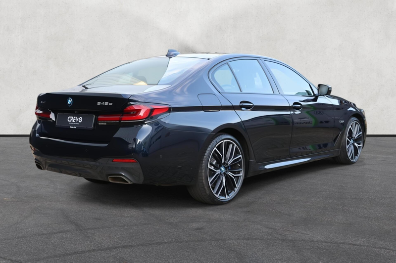 BMW 545 5-serie 545e xDrive | HUD | H&K | Keyless | PANO | — photo 2