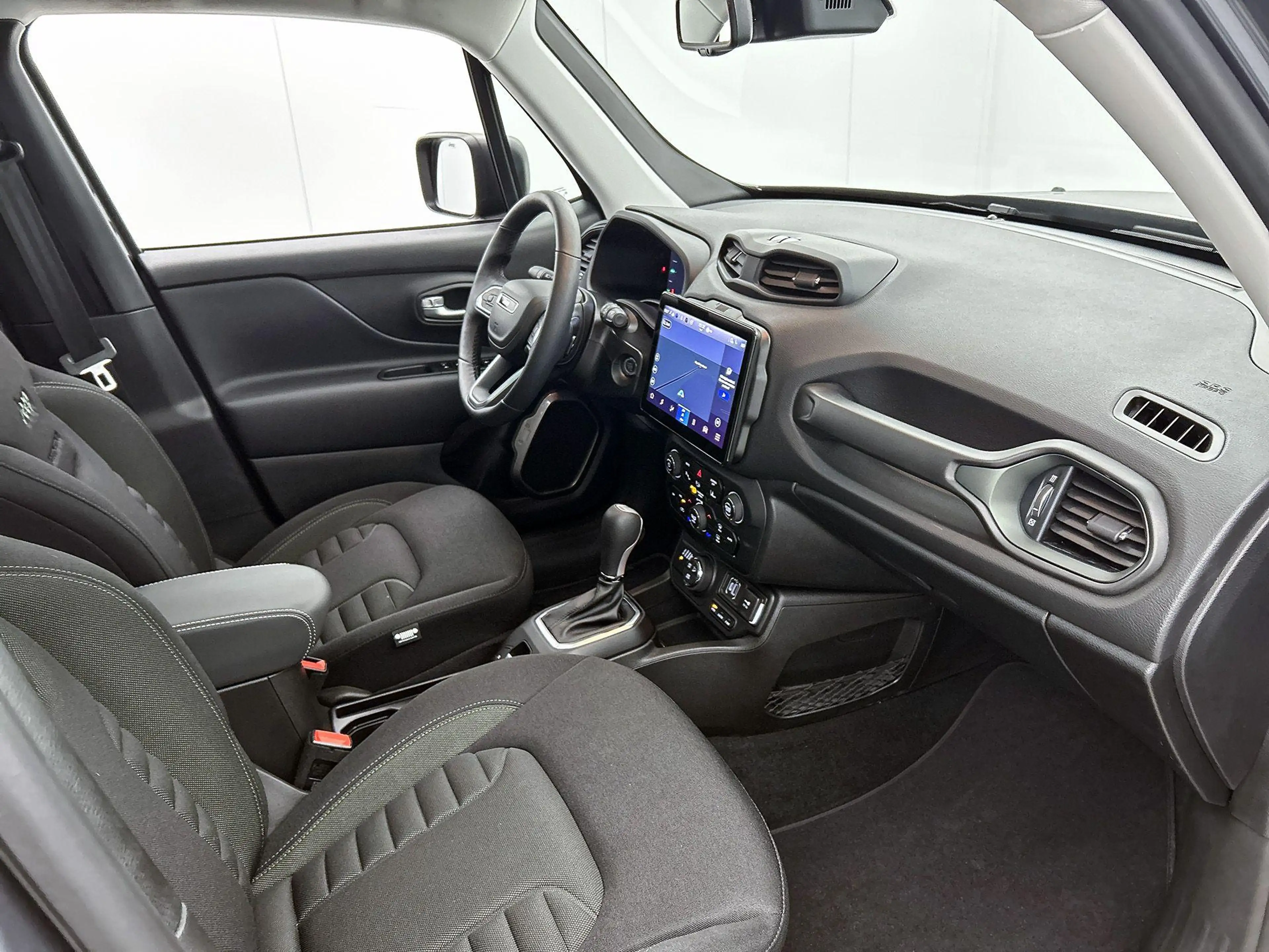 Jeep Renegade 4xe 240pk Plug-in Hybrid Electric Trailhawk Automa — photo 13