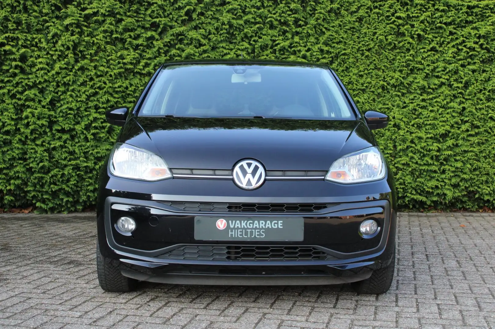 Volkswagen up! 1.0 BMT high up! vol opties Zwart - 2