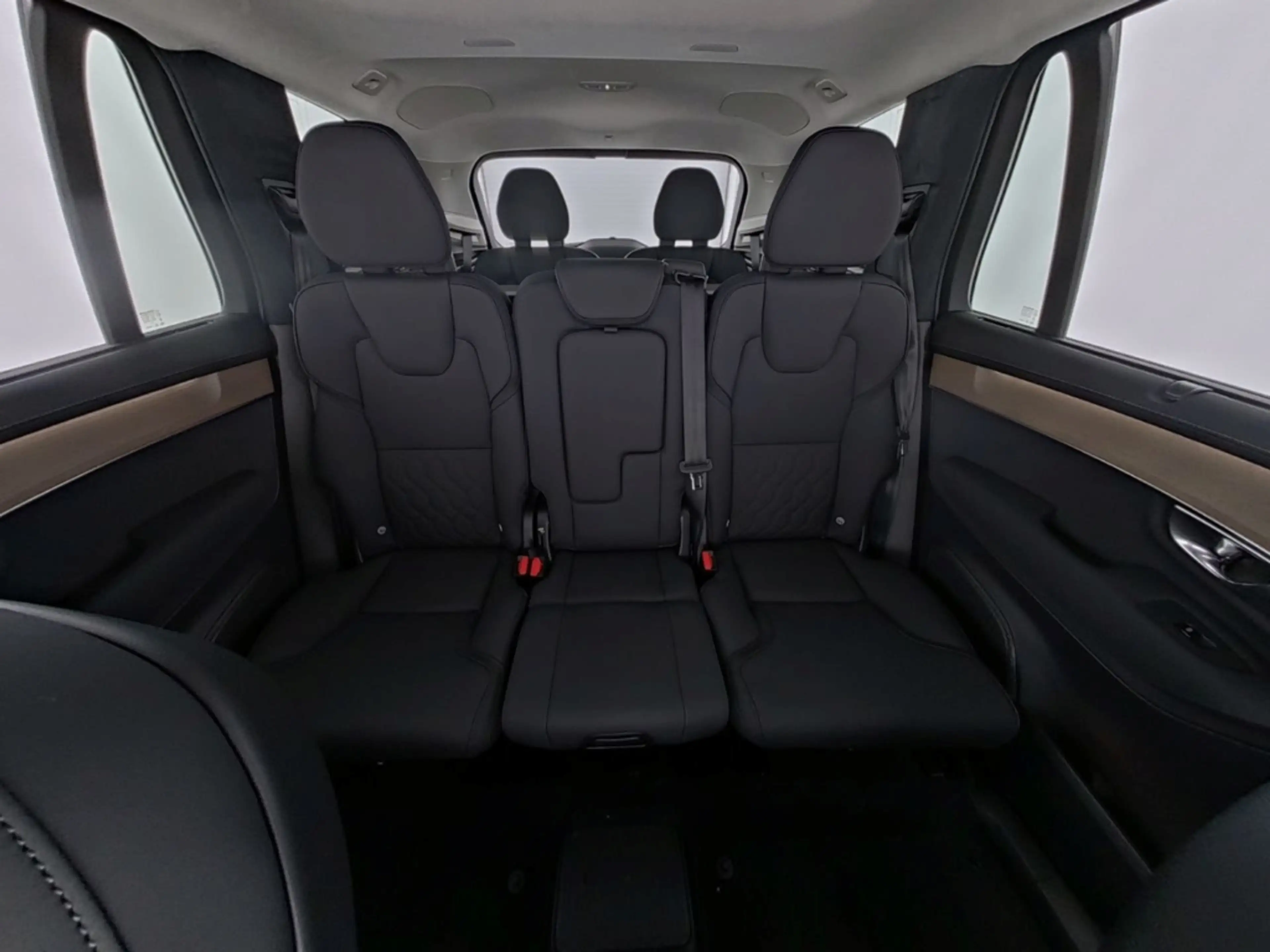 Volvo XC90 T8 AWD Ultra Dark Recharge Plug-In Hybrid 7-Sitzer — photo 8