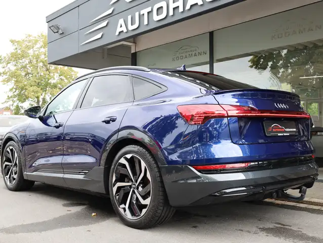 Audi E-Tron view 9