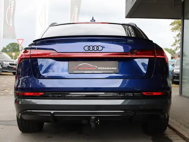 Audi E-Tron view 11