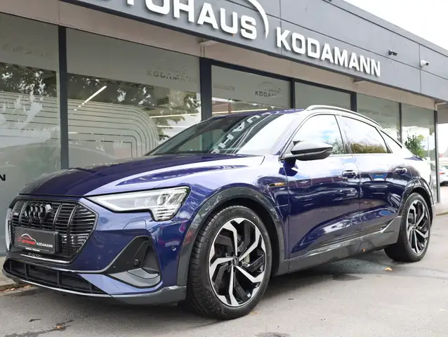 Audi E-Tron view 6