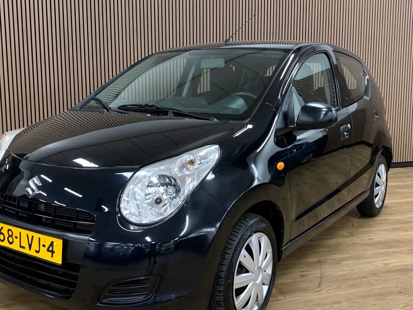 Suzuki Alto 1.0 Comfort Plus|Airco| Schwarz - 2