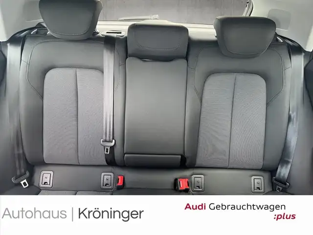 Audi Q2 view 10
